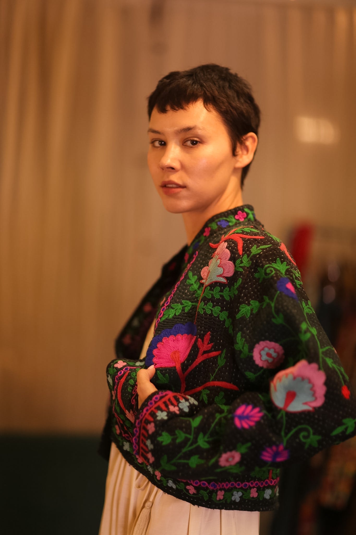 EMBROIDERED KANTHA SHORT COAT JIZZ - BANGKOK TAILOR CLOTHING STORE - HANDMADE CLOTHING