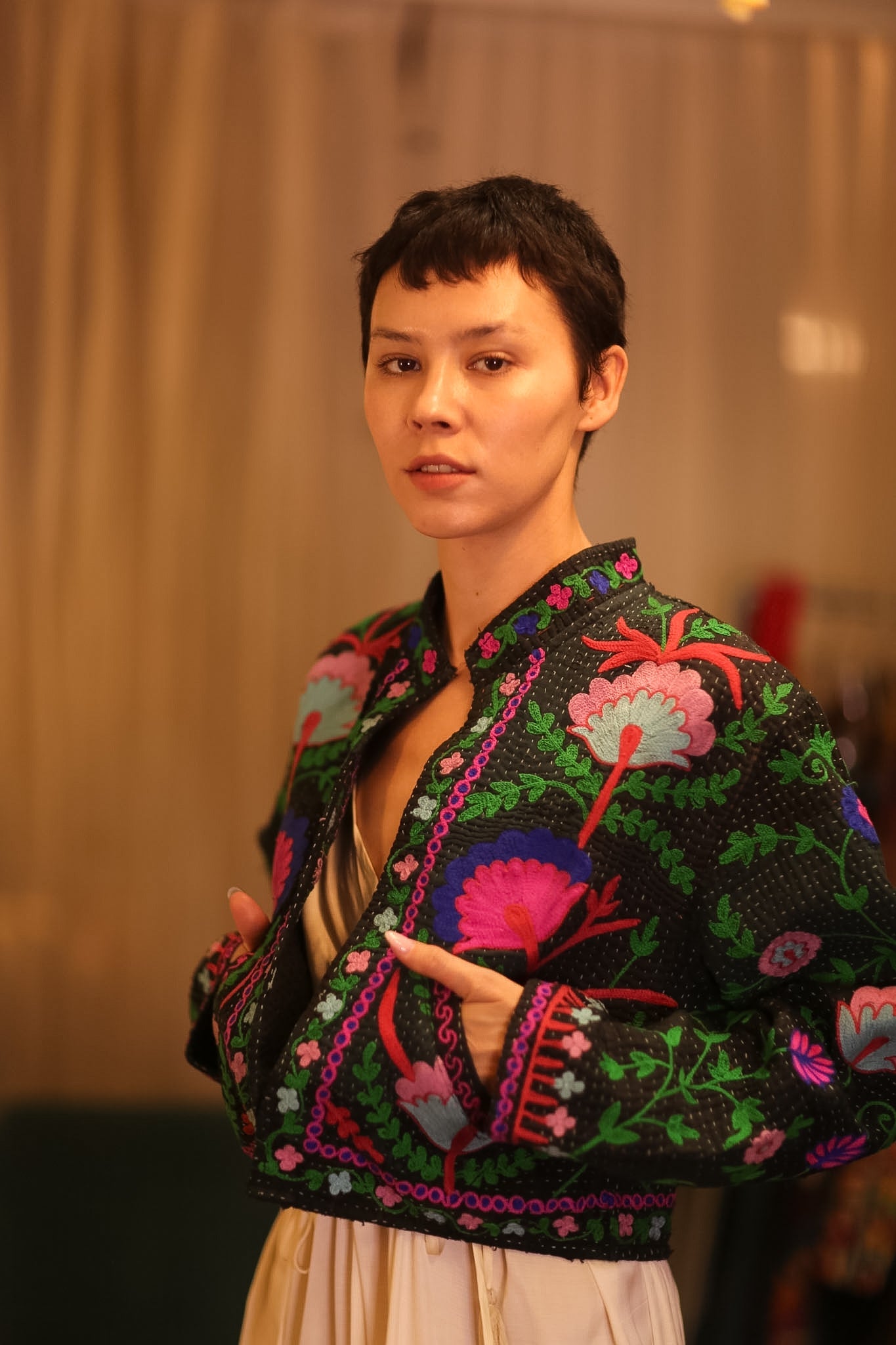 EMBROIDERED KANTHA SHORT COAT JIZZ - BANGKOK TAILOR CLOTHING STORE - HANDMADE CLOTHING