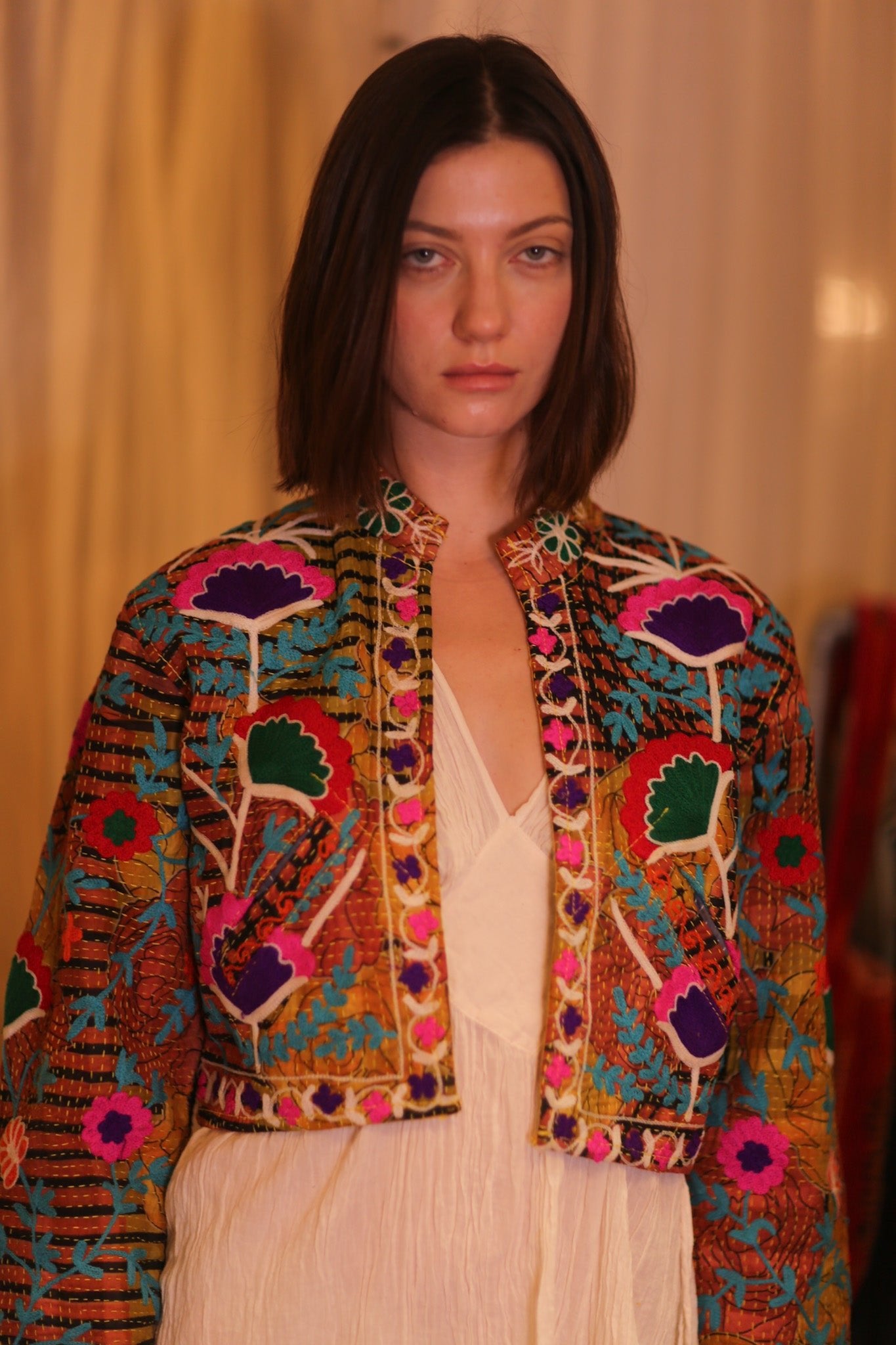 EMBROIDERED KANTHA SHORT JACKET INGRID PANNWE - BANGKOK TAILOR CLOTHING STORE - HANDMADE CLOTHING