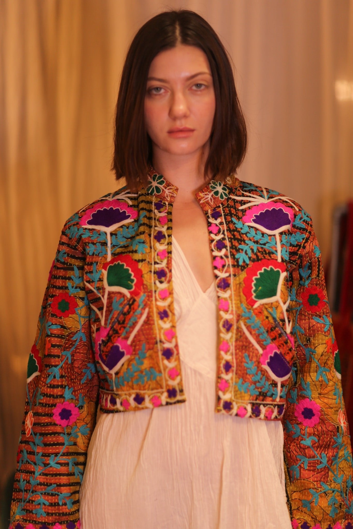 EMBROIDERED KANTHA SHORT JACKET INGRID PANNWE - BANGKOK TAILOR CLOTHING STORE - HANDMADE CLOTHING