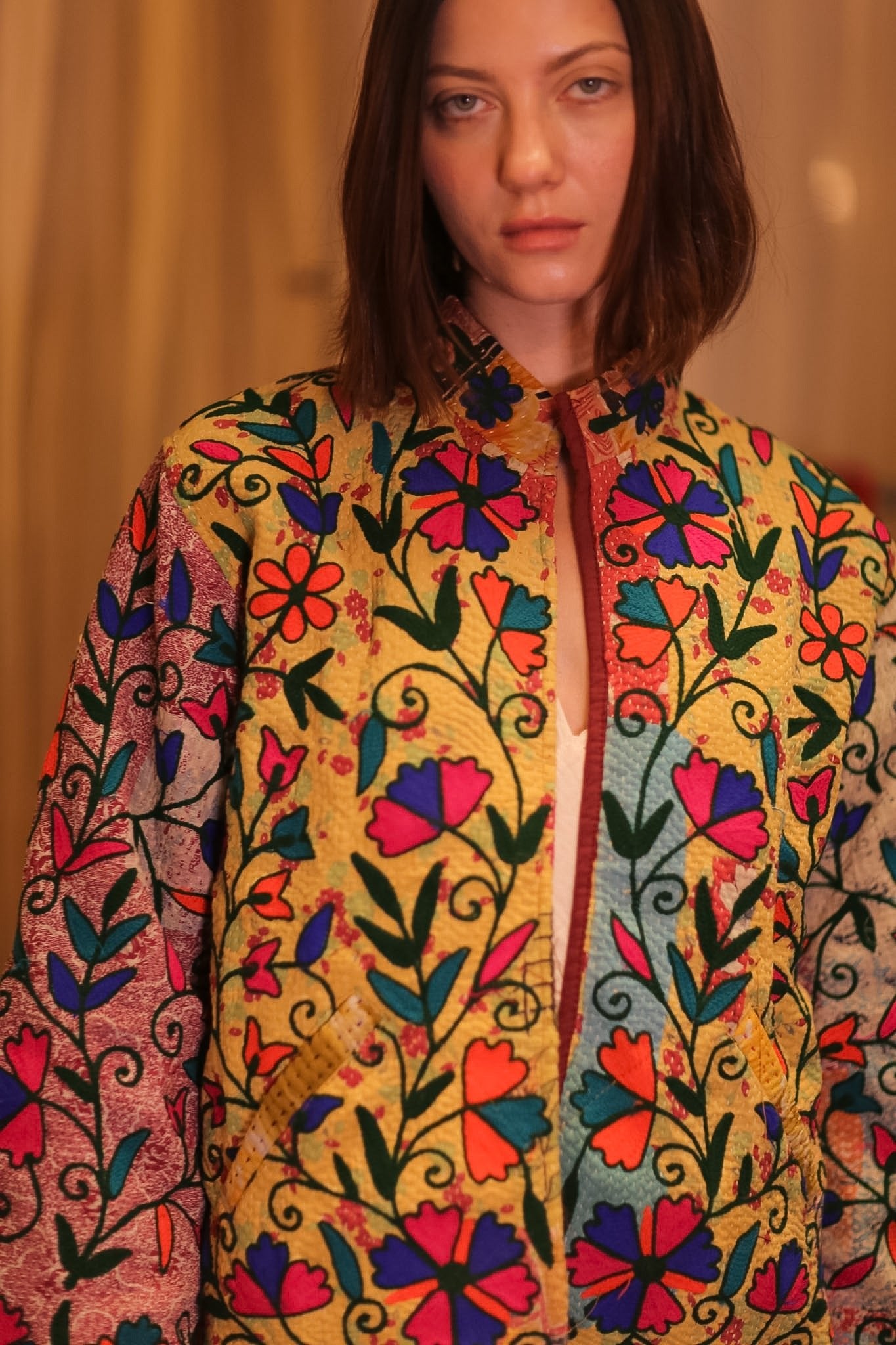 EMBROIDERED KANTHA SHORTJACKET INGRID PAUNGPE - BANGKOK TAILOR CLOTHING STORE - HANDMADE CLOTHING