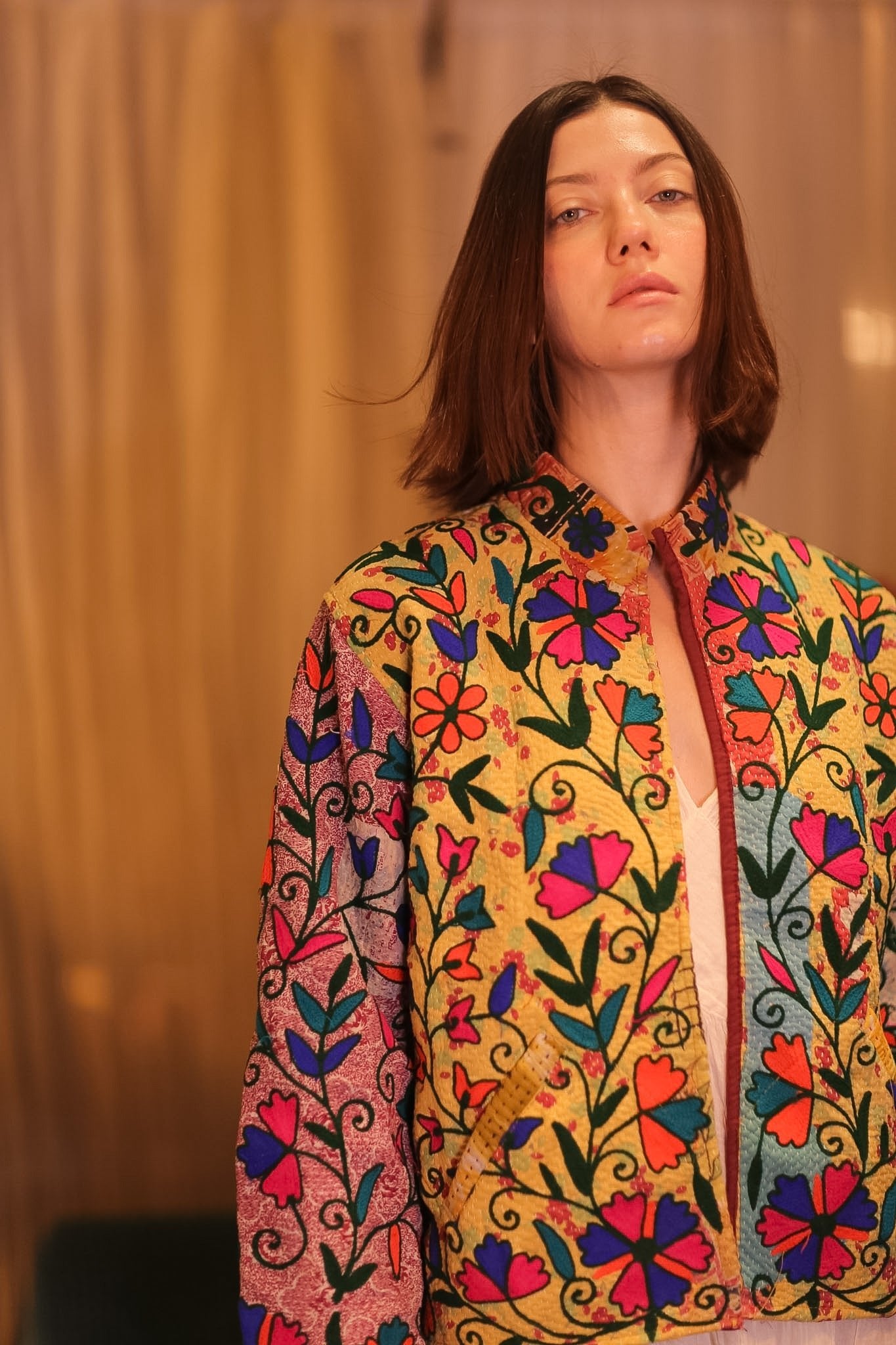 EMBROIDERED KANTHA SHORTJACKET INGRID PAUNGPE - BANGKOK TAILOR CLOTHING STORE - HANDMADE CLOTHING