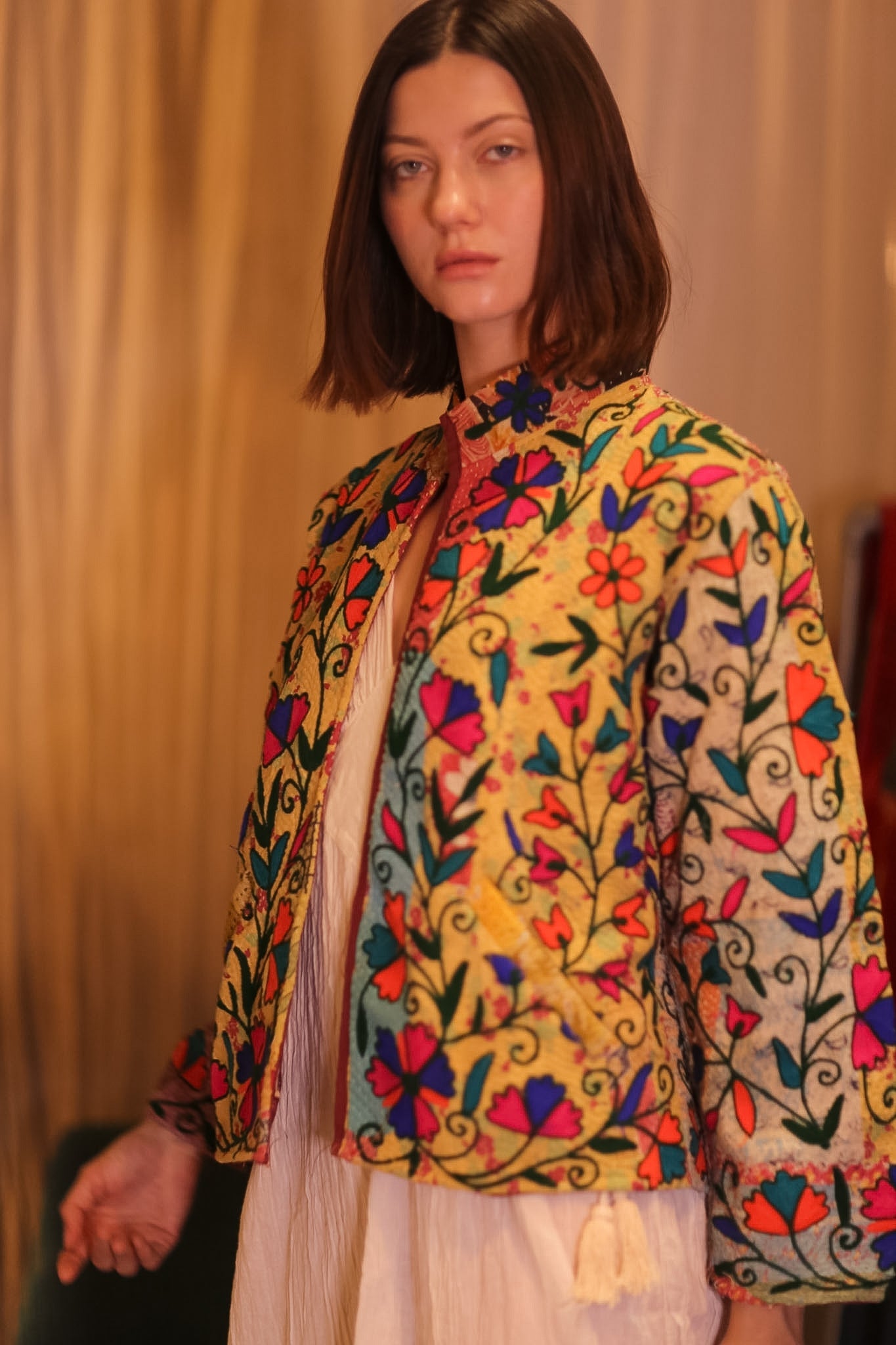 EMBROIDERED KANTHA SHORTJACKET INGRID PAUNGPE - BANGKOK TAILOR CLOTHING STORE - HANDMADE CLOTHING