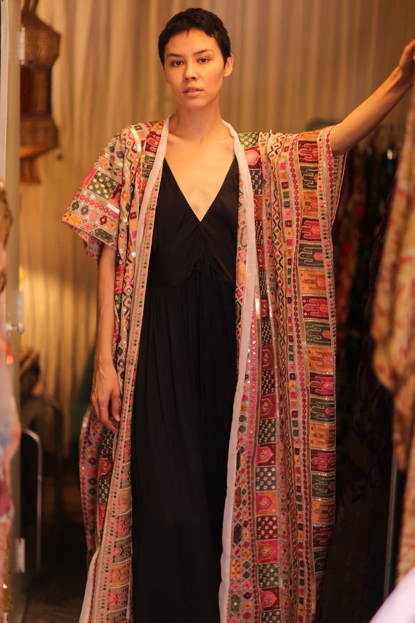 EMBROIDERED KIMONO SILK SUNOSCH - BANGKOK TAILOR CLOTHING STORE - HANDMADE CLOTHING