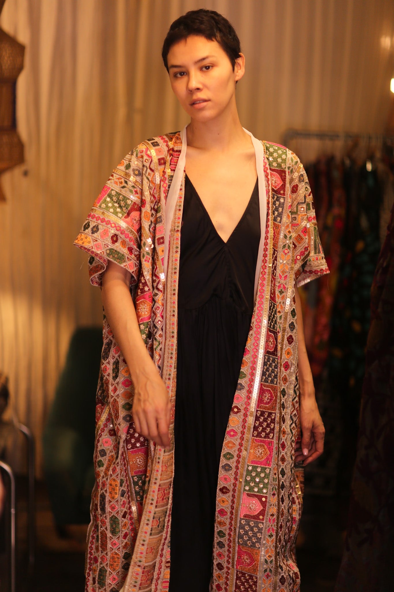 EMBROIDERED KIMONO SILK SUNOSCH - BANGKOK TAILOR CLOTHING STORE - HANDMADE CLOTHING
