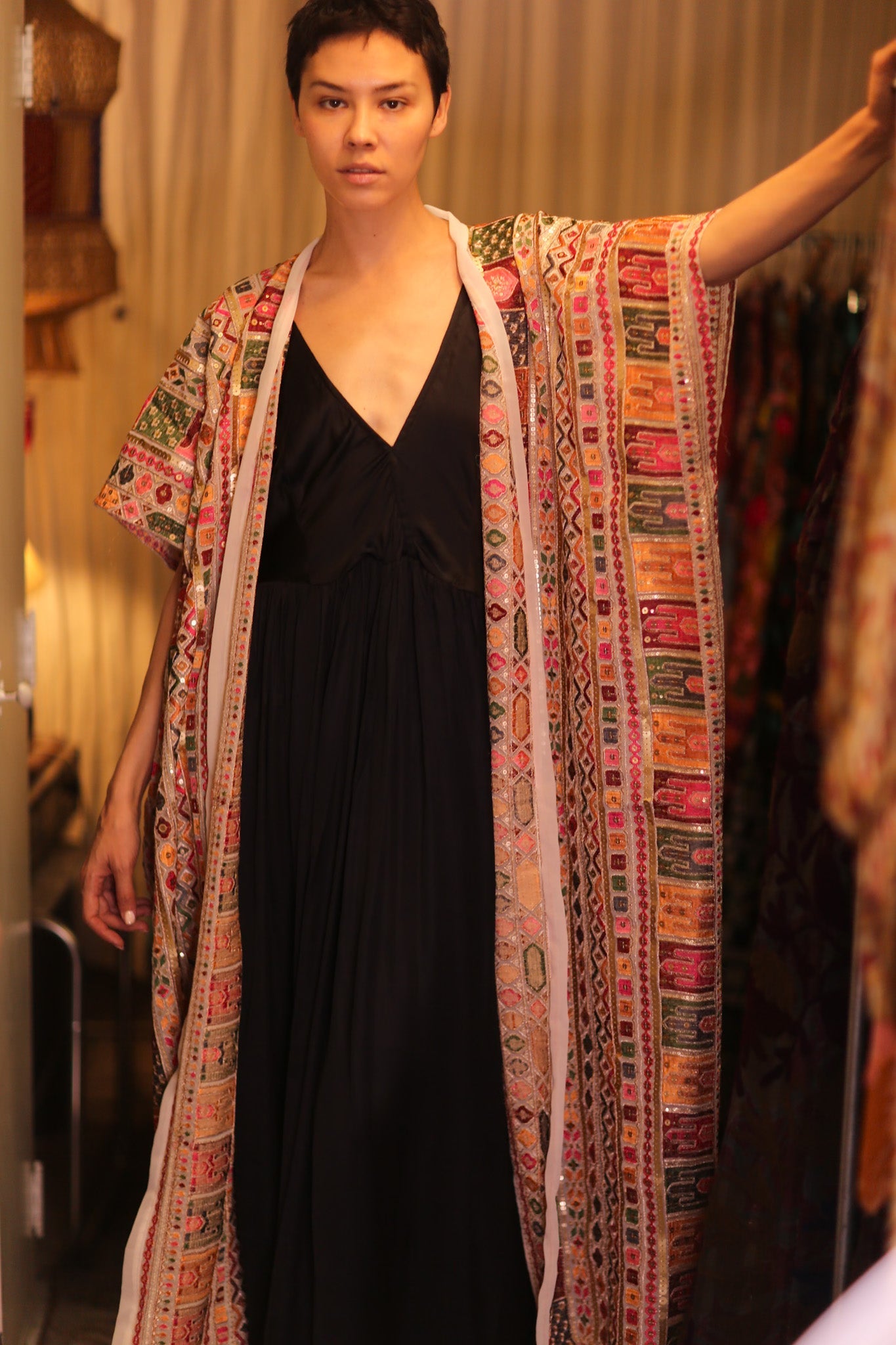 EMBROIDERED KIMONO SILK SUNOSCH - BANGKOK TAILOR CLOTHING STORE - HANDMADE CLOTHING