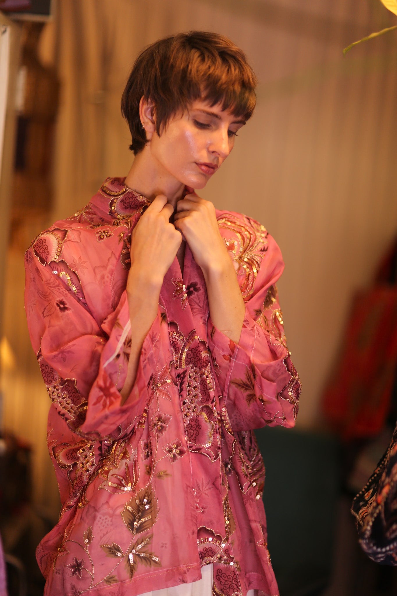 EMBROIDERED PINK SILK SHORT KIMONO PINTRA - BANGKOK TAILOR CLOTHING STORE - HANDMADE CLOTHING