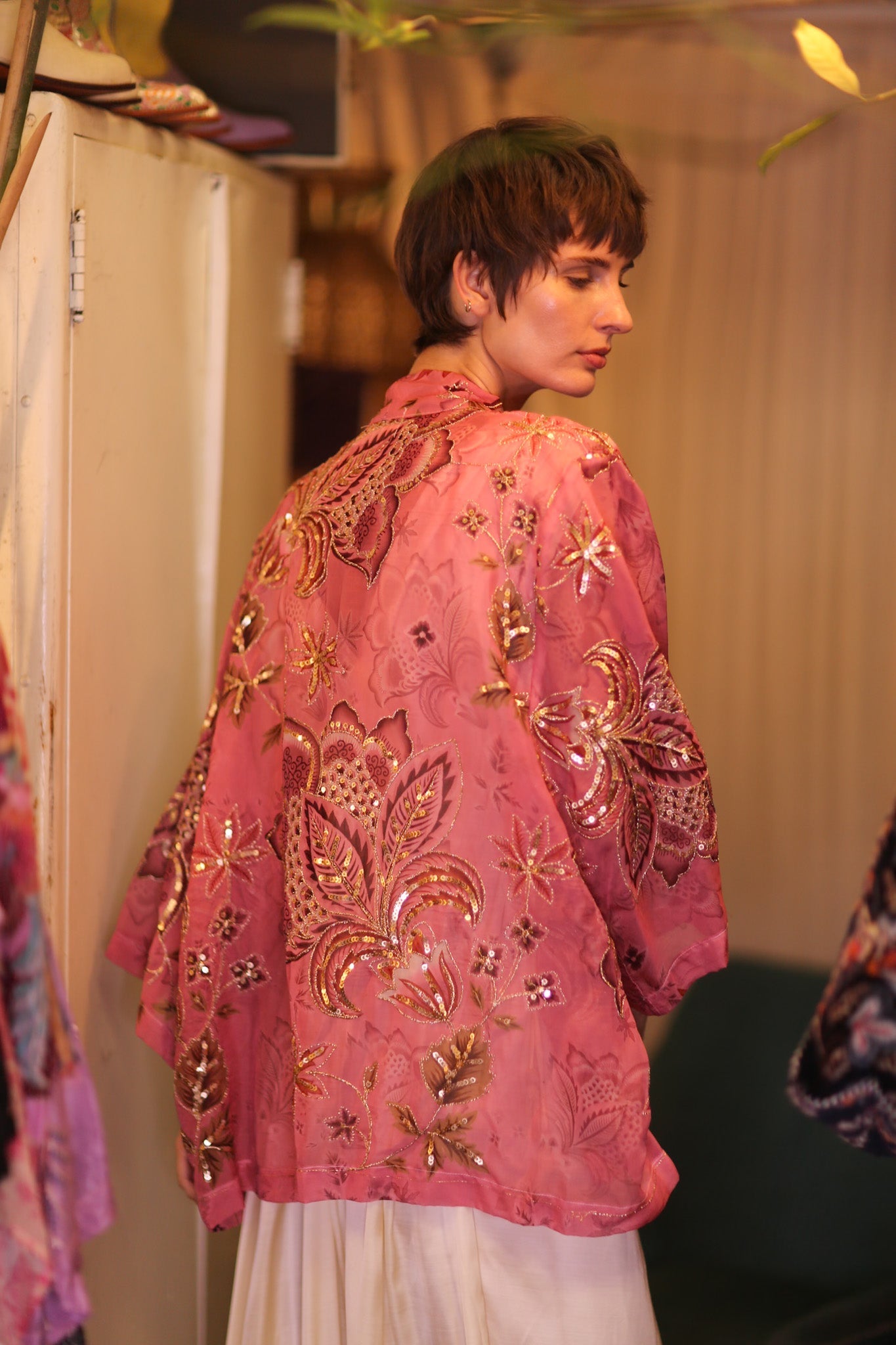 EMBROIDERED PINK SILK SHORT KIMONO PINTRA - BANGKOK TAILOR CLOTHING STORE - HANDMADE CLOTHING
