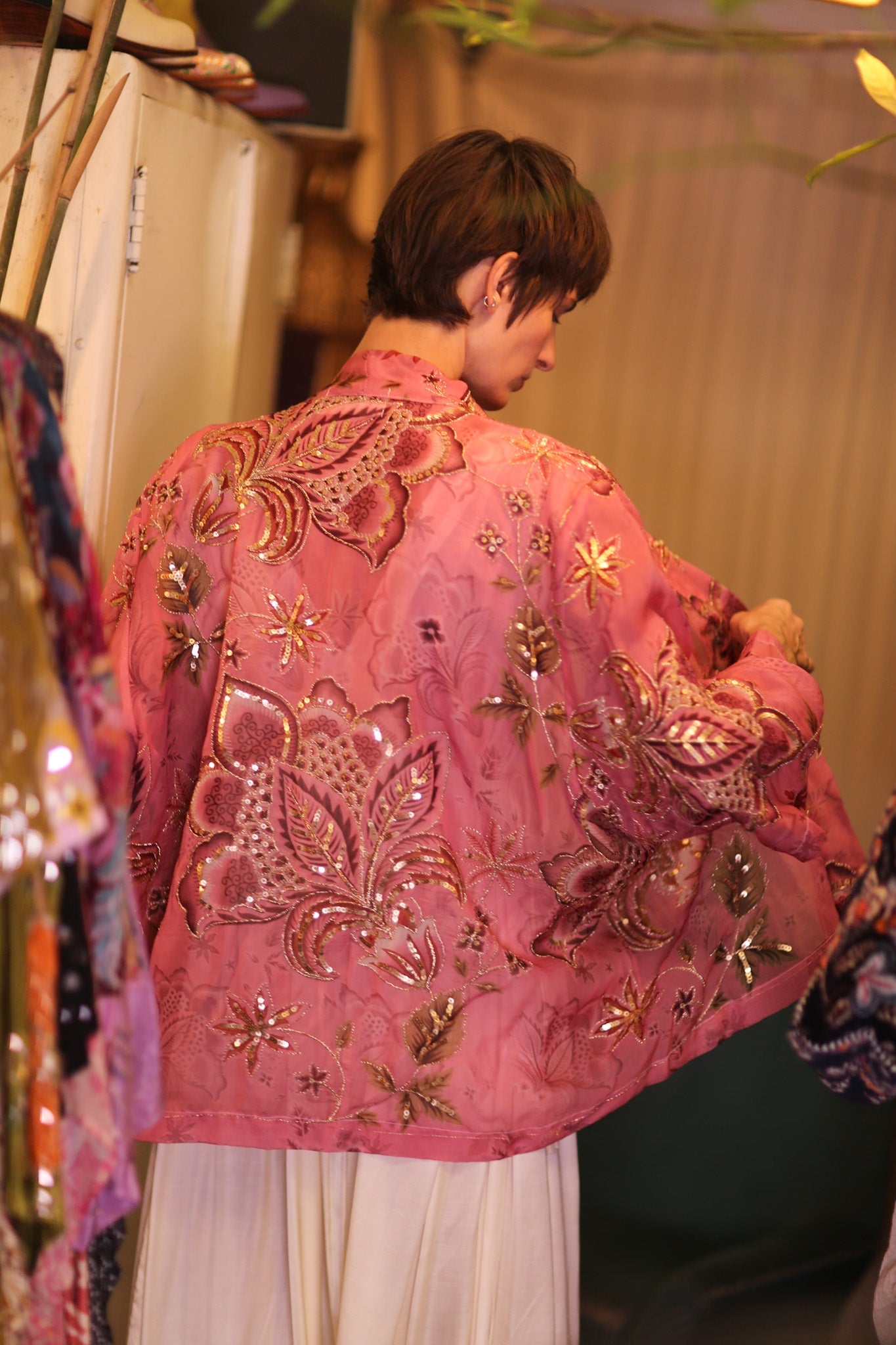EMBROIDERED PINK SILK SHORT KIMONO PINTRA - BANGKOK TAILOR CLOTHING STORE - HANDMADE CLOTHING