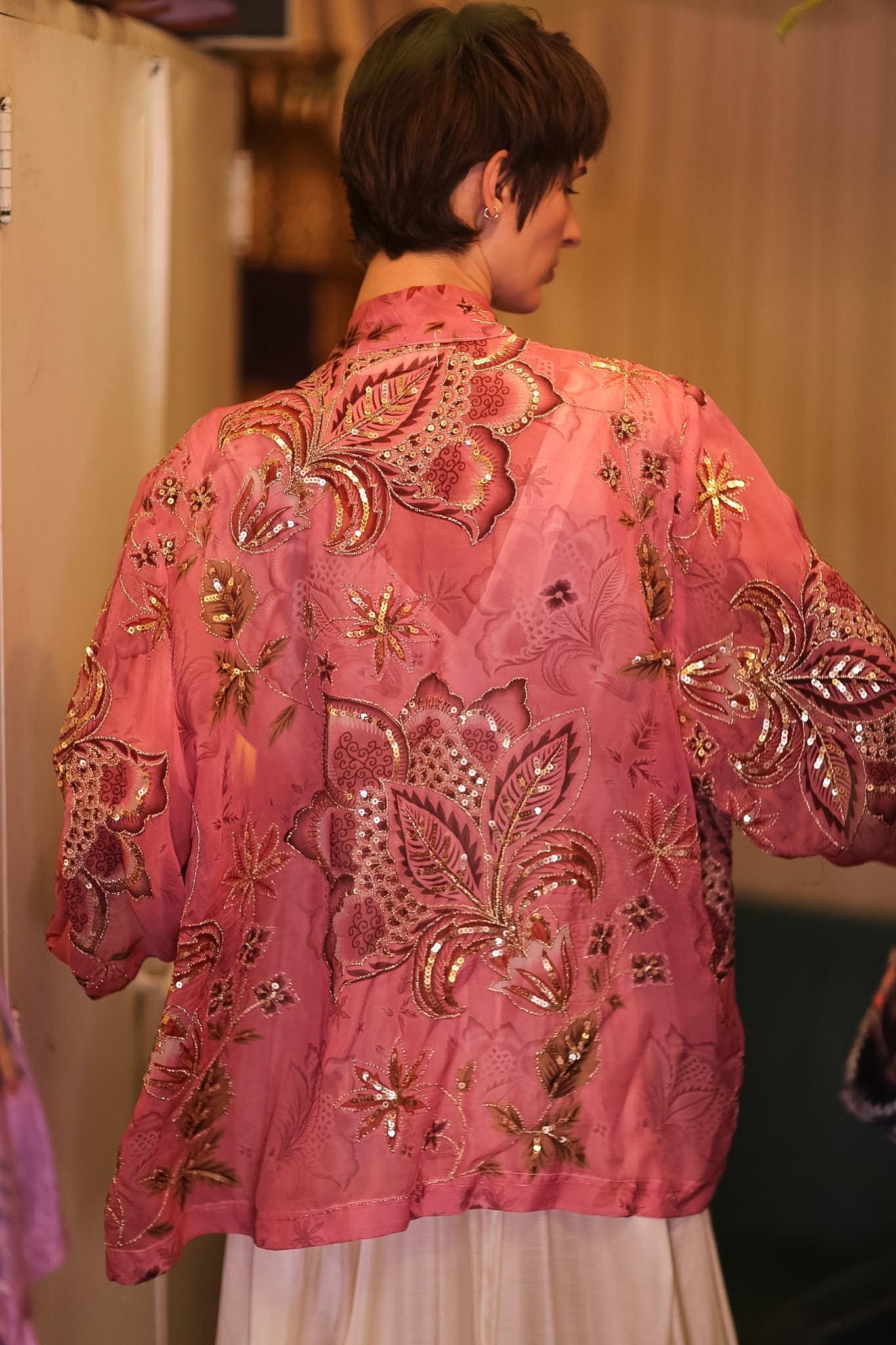 EMBROIDERED PINK SILK SHORT KIMONO PINTRA - BANGKOK TAILOR CLOTHING STORE - HANDMADE CLOTHING