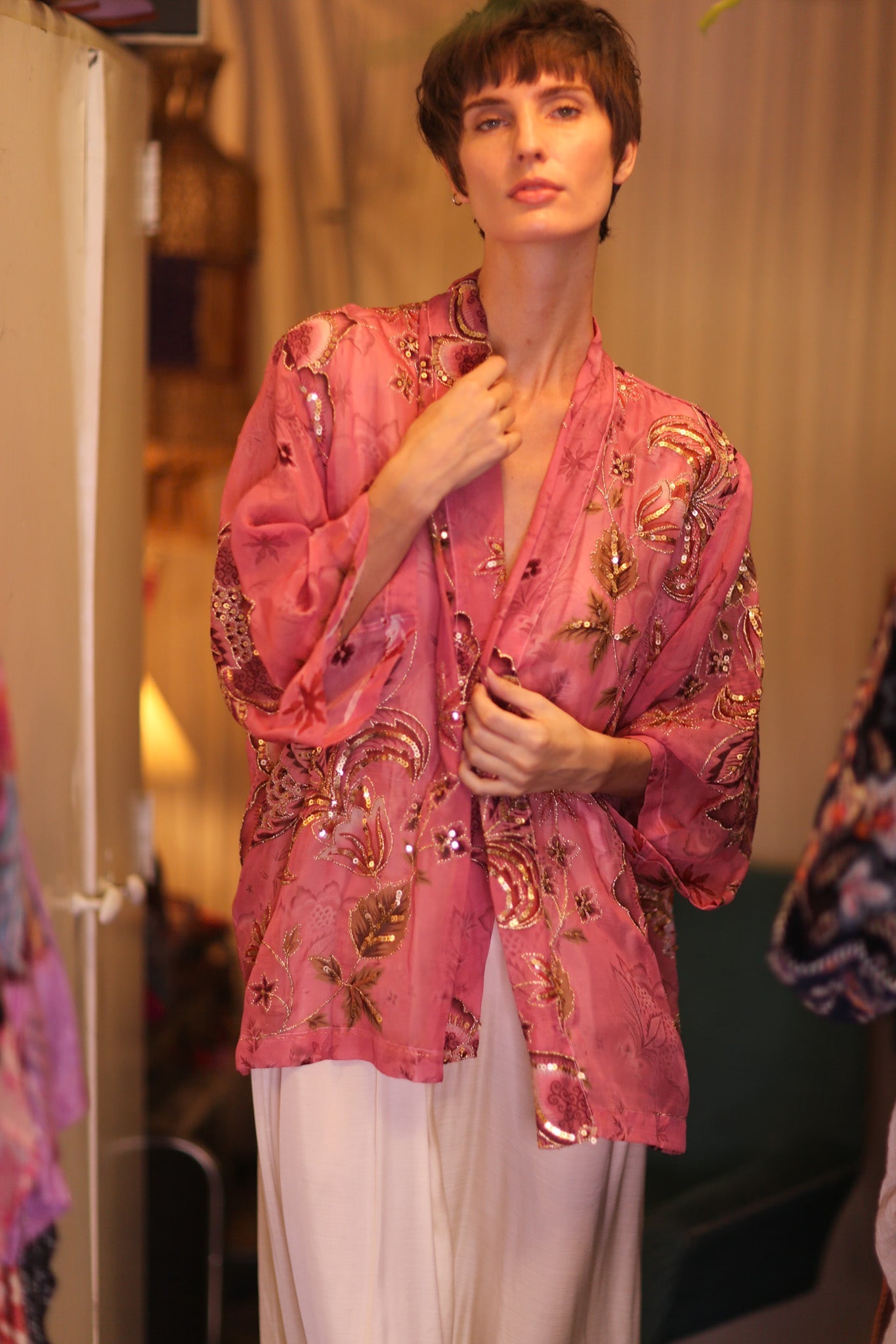 EMBROIDERED PINK SILK SHORT KIMONO PINTRA - BANGKOK TAILOR CLOTHING STORE - HANDMADE CLOTHING