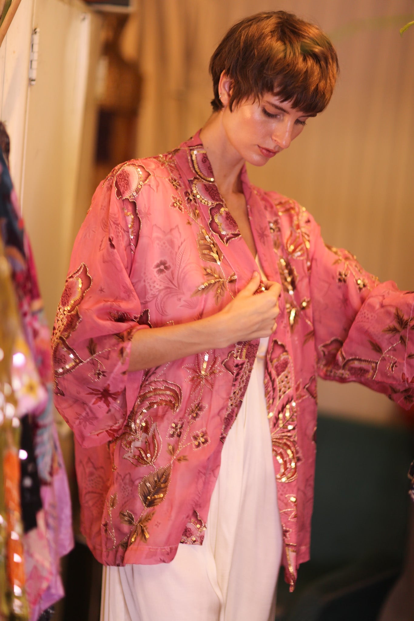 EMBROIDERED PINK SILK SHORT KIMONO PINTRA - BANGKOK TAILOR CLOTHING STORE - HANDMADE CLOTHING
