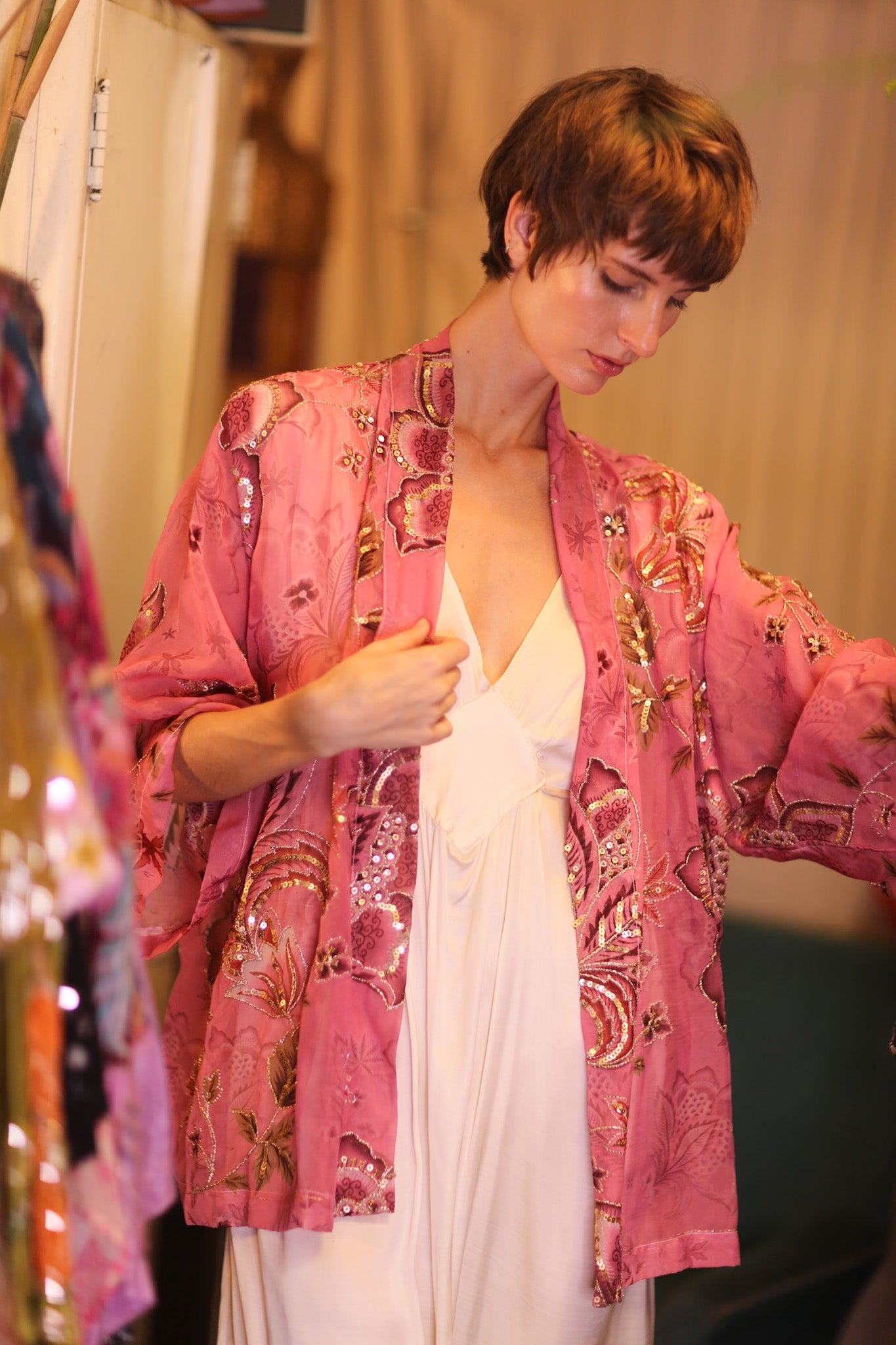 EMBROIDERED PINK SILK SHORT KIMONO PINTRA - BANGKOK TAILOR CLOTHING STORE - HANDMADE CLOTHING