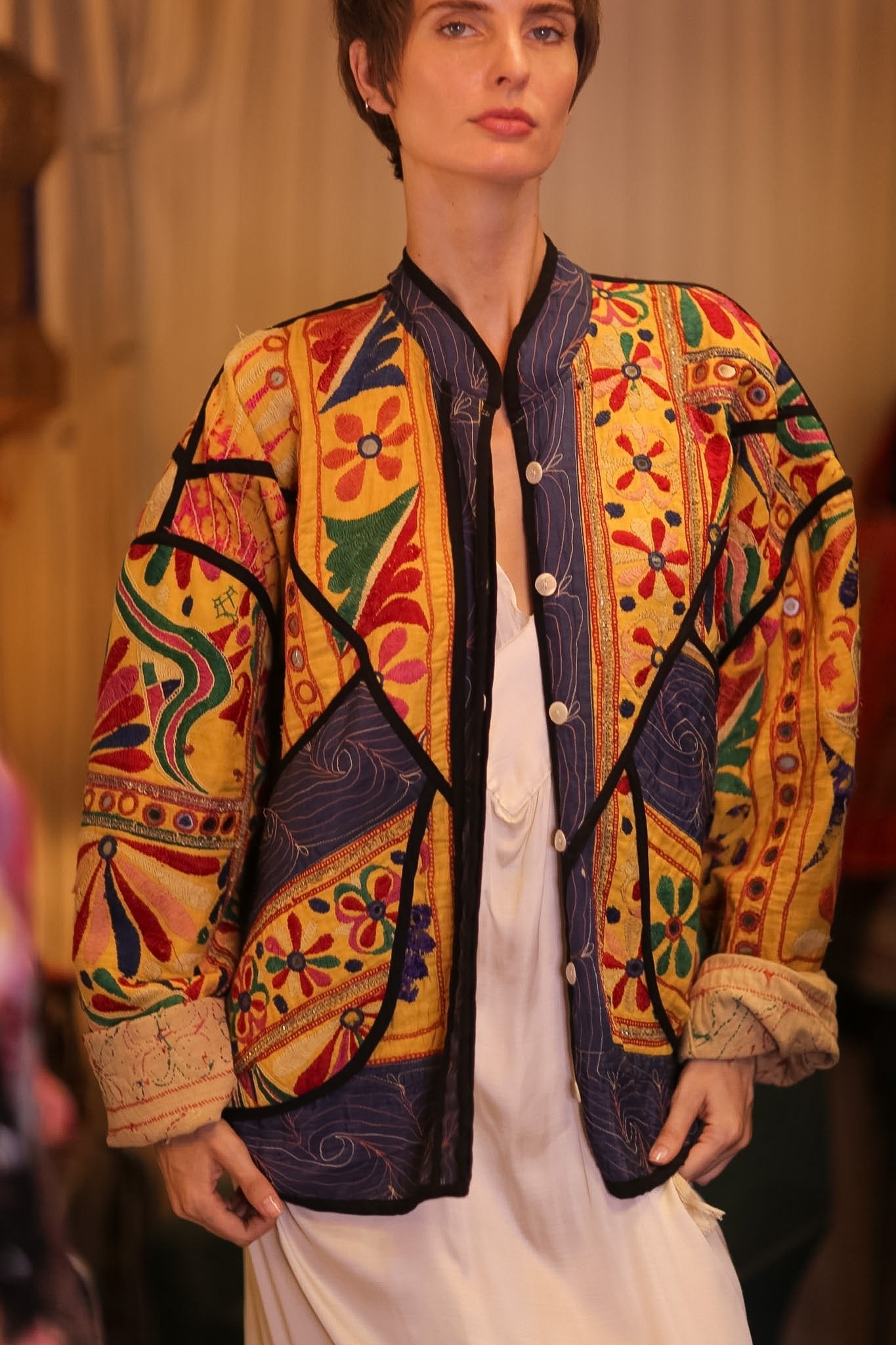 EMBROIDERED RARE VINTAGE JACKET WINTU - BANGKOK TAILOR CLOTHING STORE - HANDMADE CLOTHING