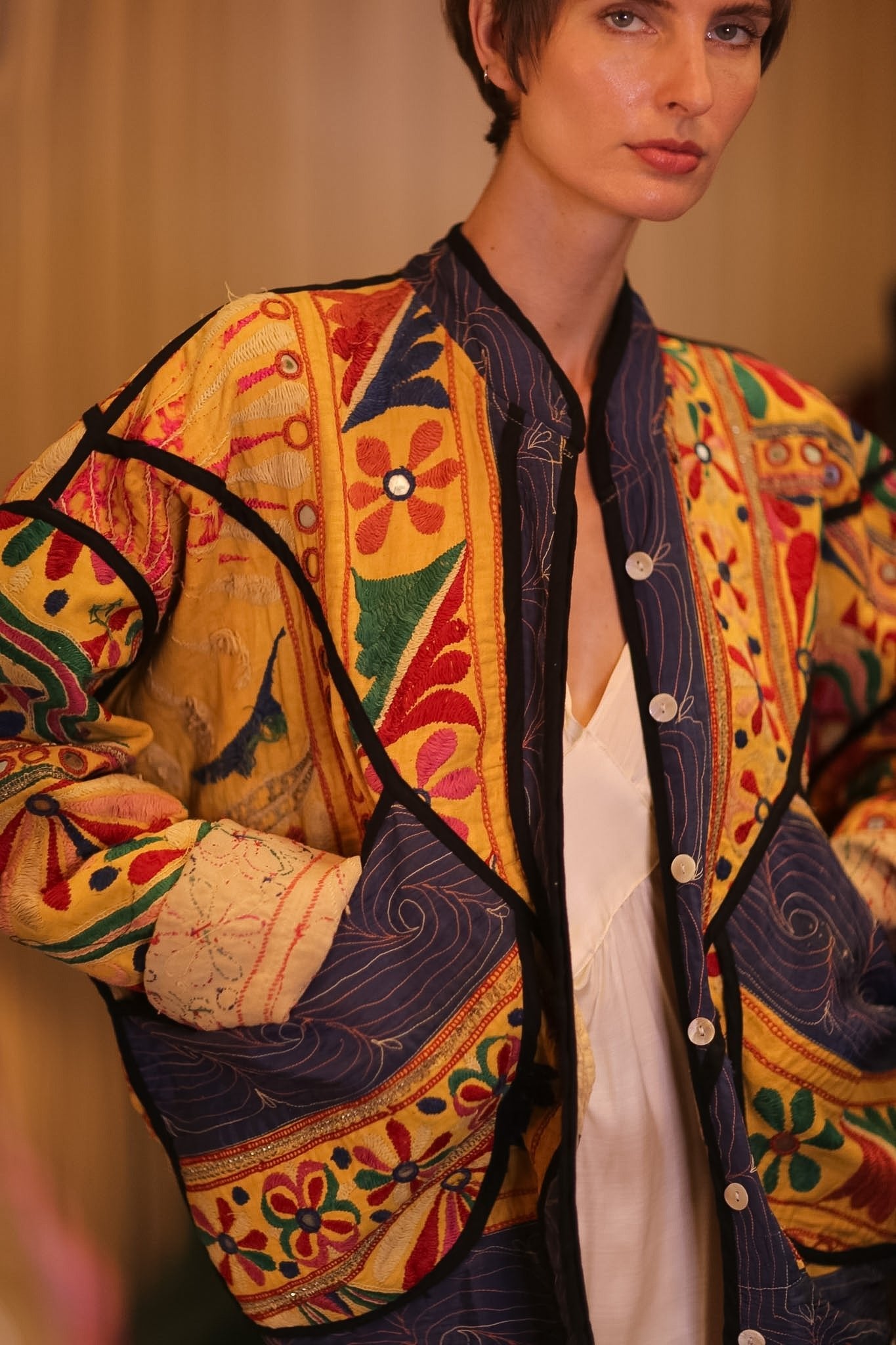 EMBROIDERED RARE VINTAGE JACKET WINTU - BANGKOK TAILOR CLOTHING STORE - HANDMADE CLOTHING