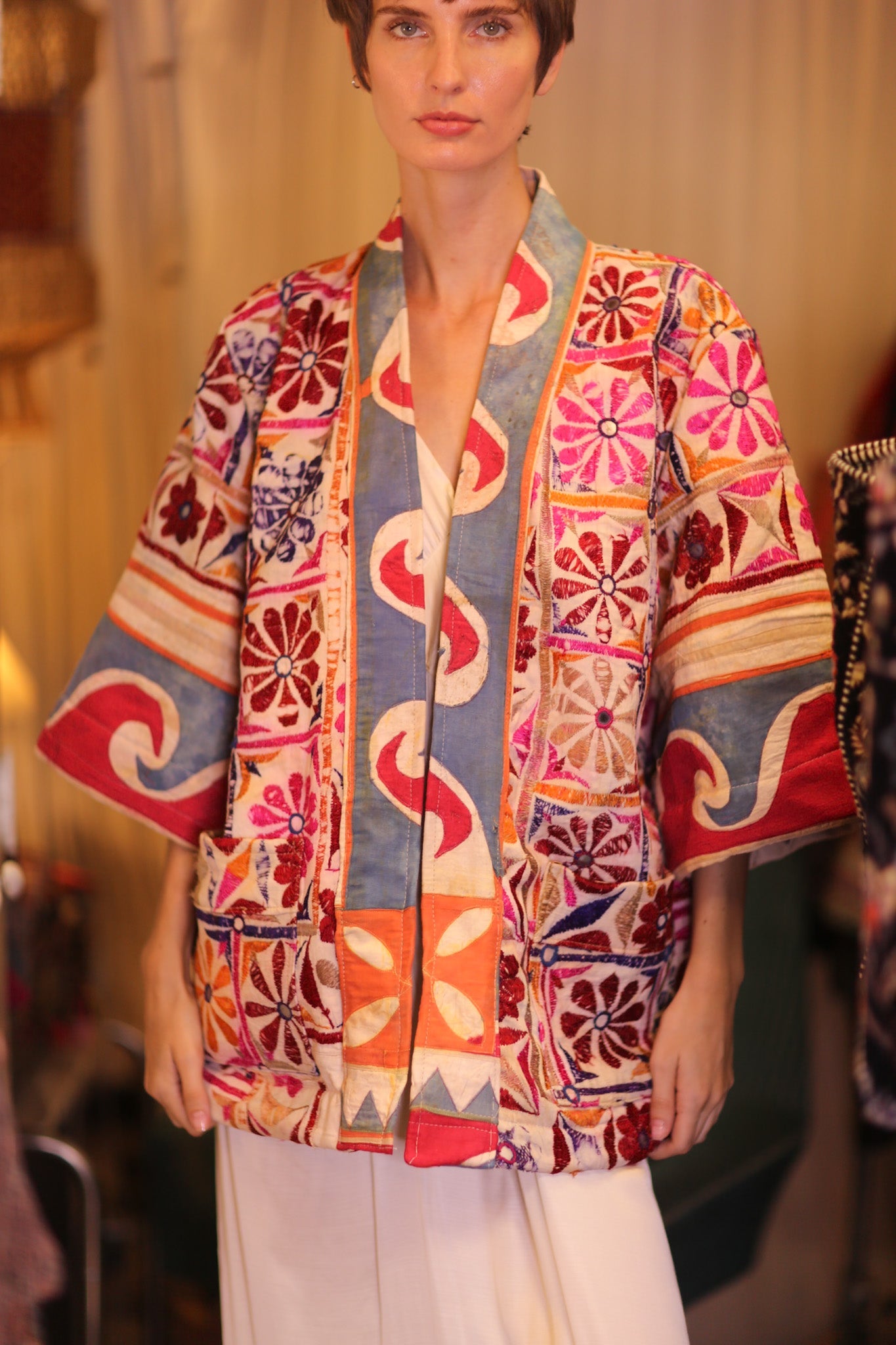 EMBROIDERED SHORT KIMONO NEON - BANGKOK TAILOR CLOTHING STORE - HANDMADE CLOTHING