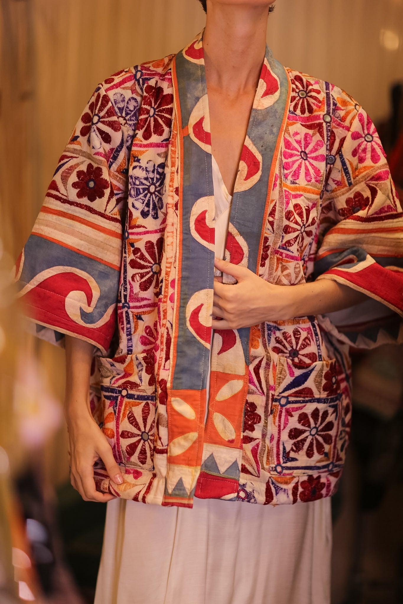 EMBROIDERED SHORT KIMONO NEON - BANGKOK TAILOR CLOTHING STORE - HANDMADE CLOTHING