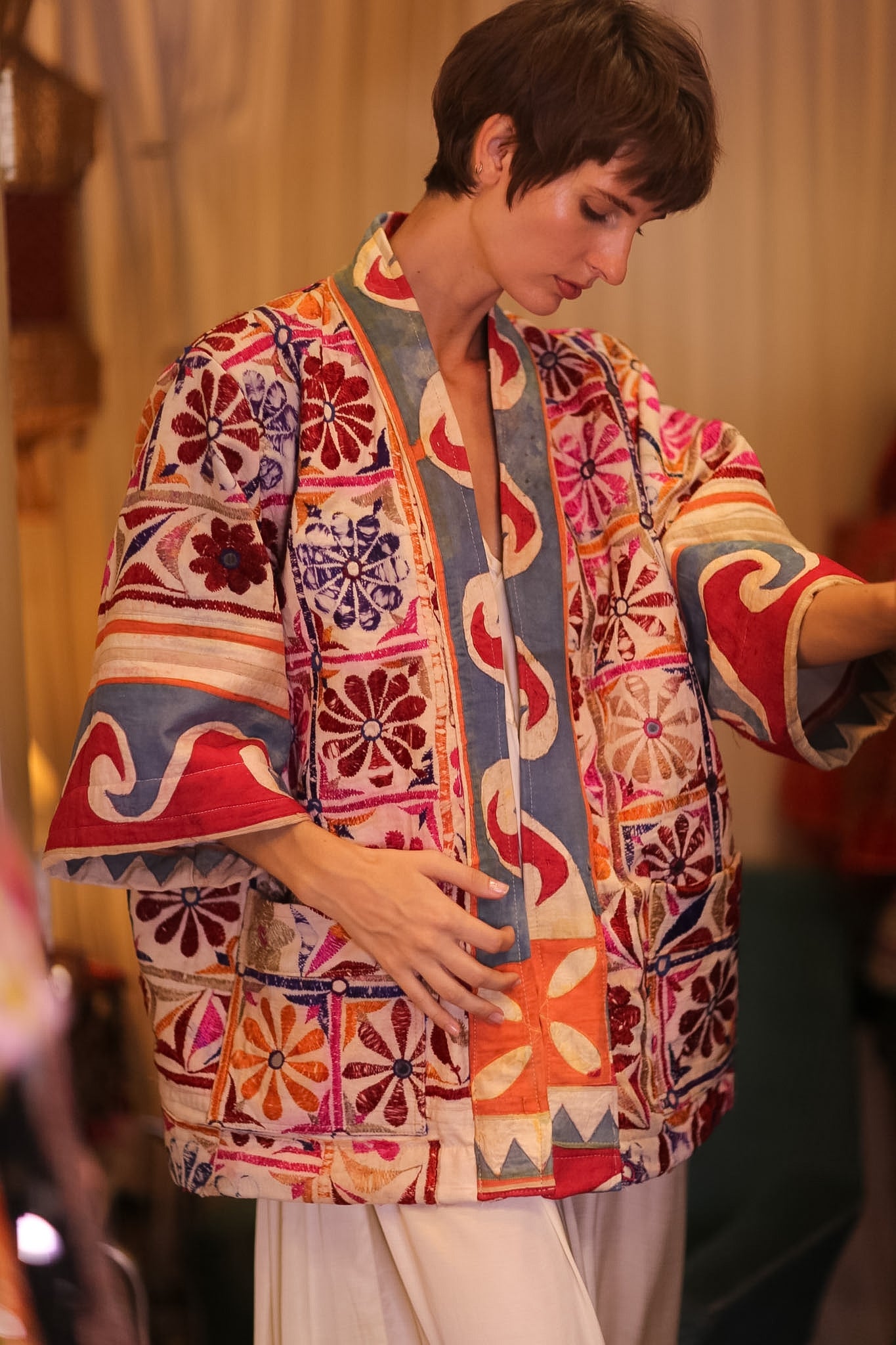 EMBROIDERED SHORT KIMONO NEON - BANGKOK TAILOR CLOTHING STORE - HANDMADE CLOTHING