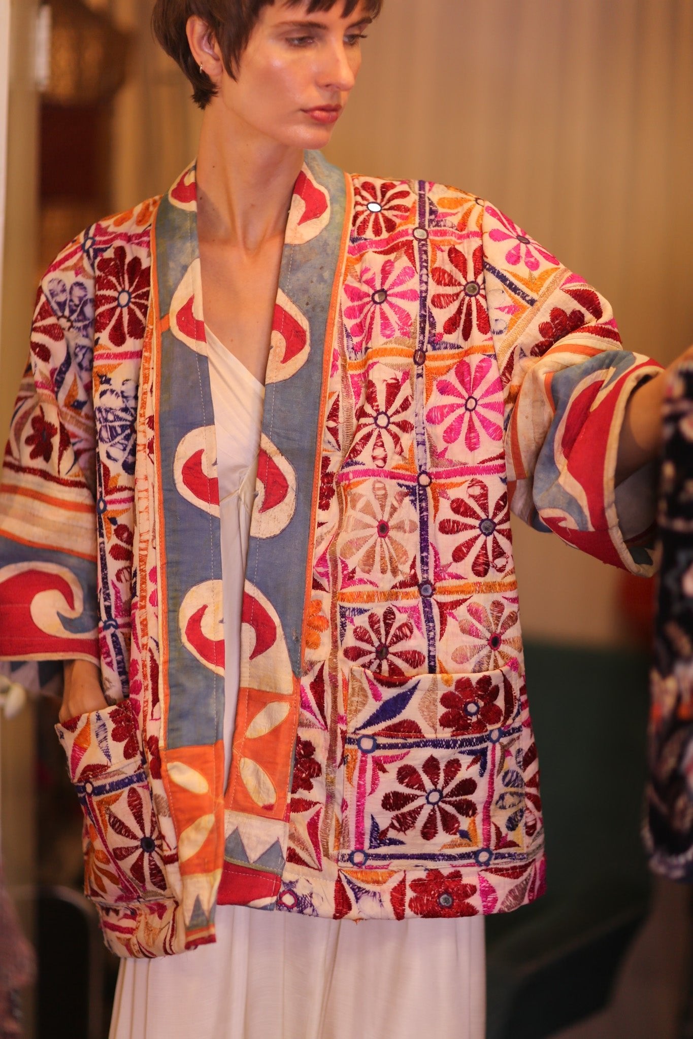 EMBROIDERED SHORT KIMONO NEON - BANGKOK TAILOR CLOTHING STORE - HANDMADE CLOTHING