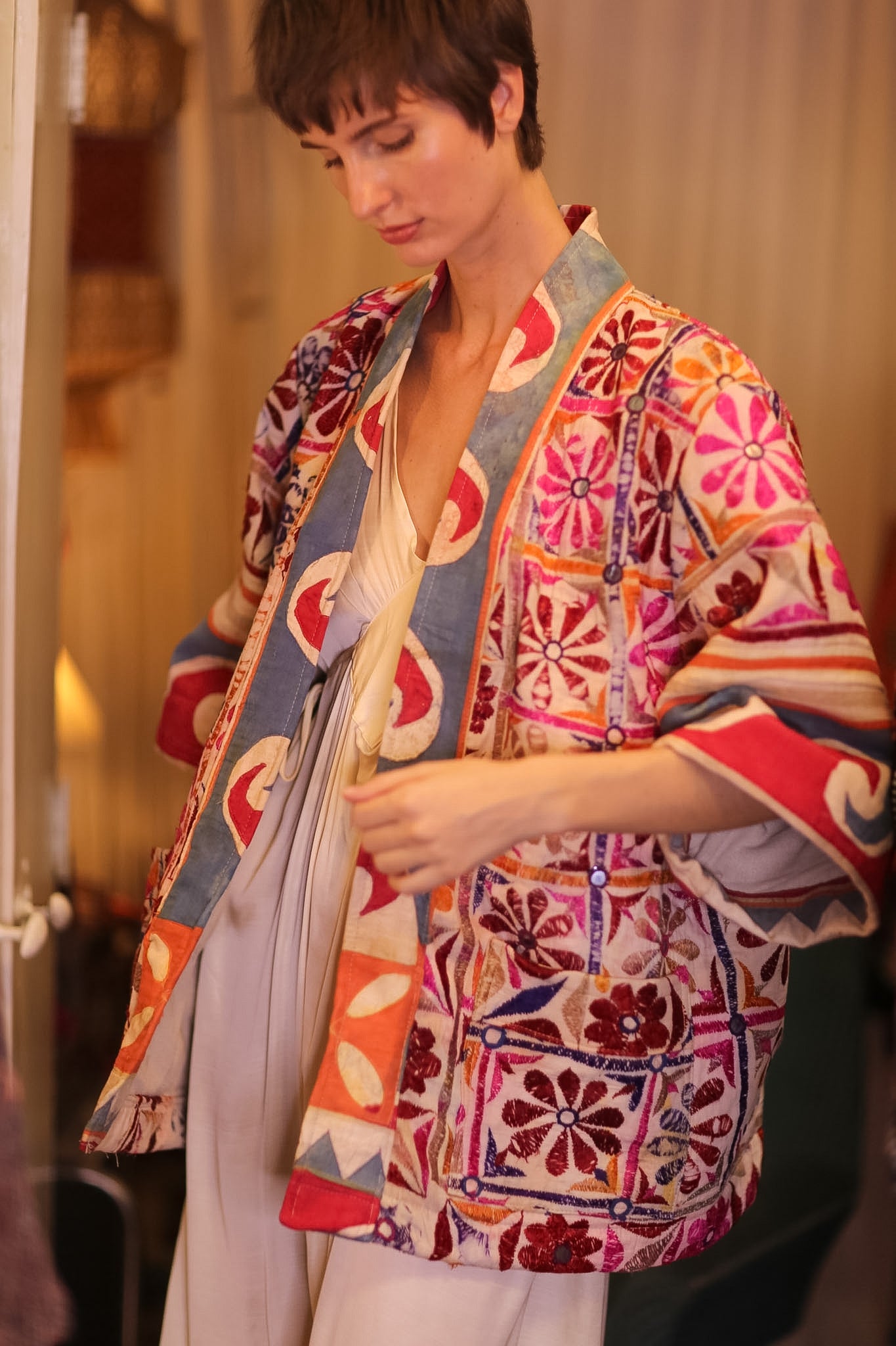 EMBROIDERED SHORT KIMONO NEON - BANGKOK TAILOR CLOTHING STORE - HANDMADE CLOTHING