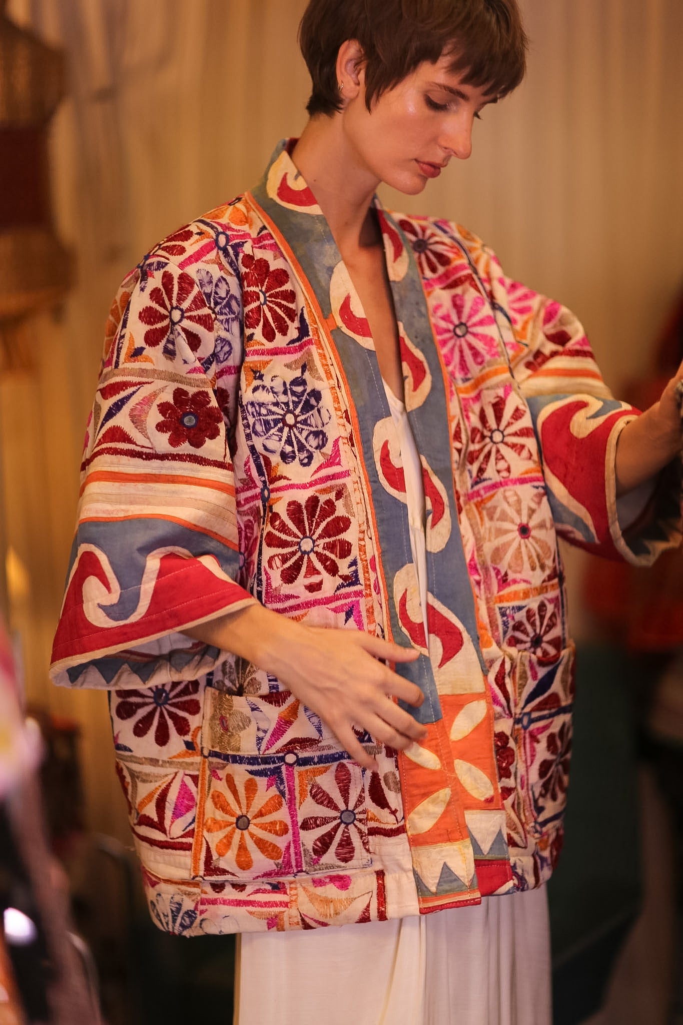 EMBROIDERED SHORT KIMONO NEON - BANGKOK TAILOR CLOTHING STORE - HANDMADE CLOTHING