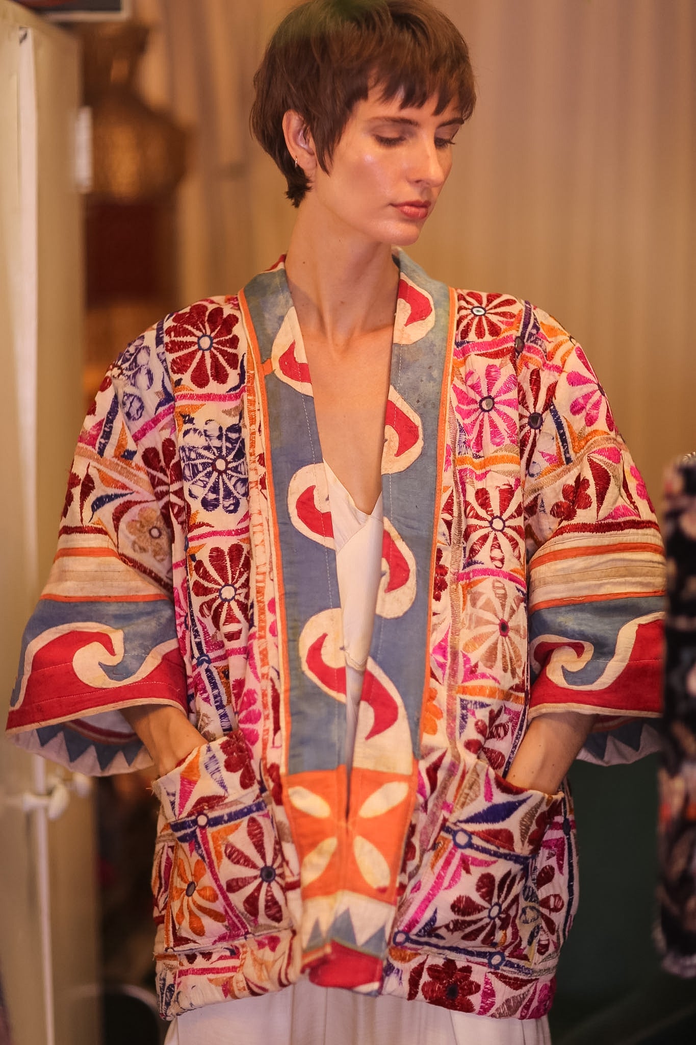 EMBROIDERED SHORT KIMONO NEON - BANGKOK TAILOR CLOTHING STORE - HANDMADE CLOTHING