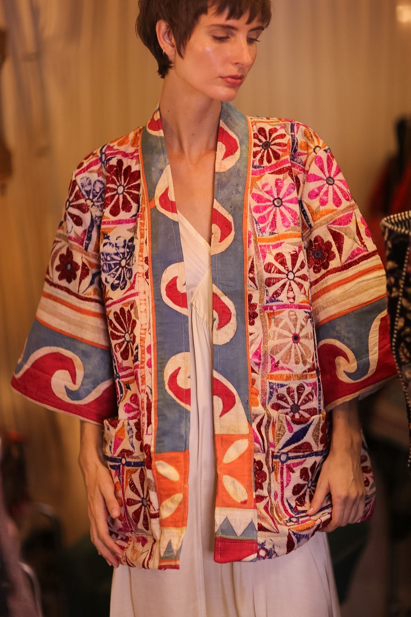 EMBROIDERED SHORT KIMONO NEON - BANGKOK TAILOR CLOTHING STORE - HANDMADE CLOTHING