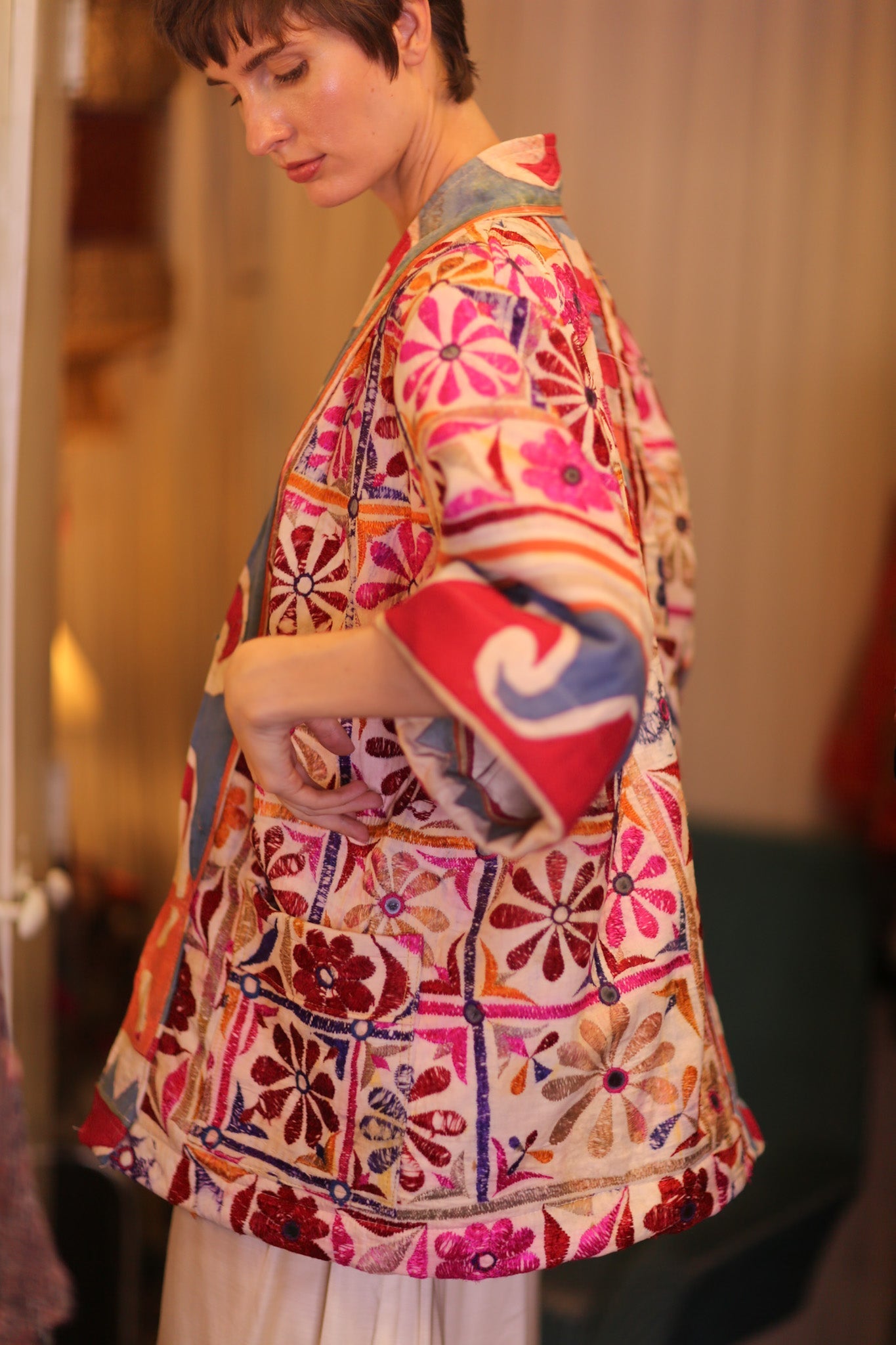 EMBROIDERED SHORT KIMONO NEON - BANGKOK TAILOR CLOTHING STORE - HANDMADE CLOTHING