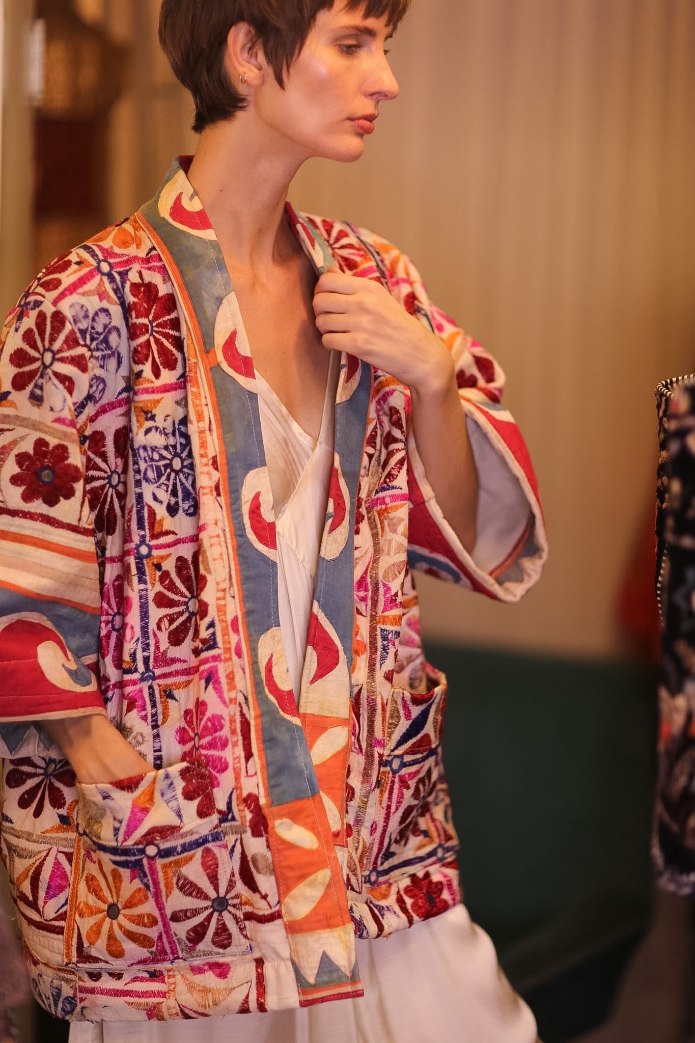 EMBROIDERED SHORT KIMONO NEON - BANGKOK TAILOR CLOTHING STORE - HANDMADE CLOTHING