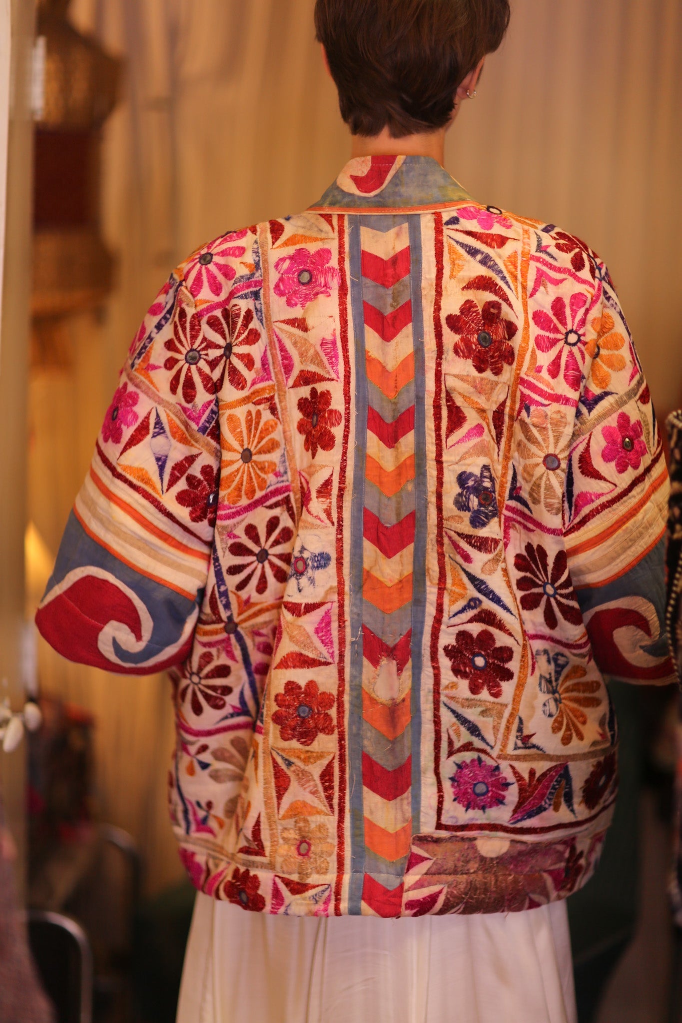 EMBROIDERED SHORT KIMONO NEON - BANGKOK TAILOR CLOTHING STORE - HANDMADE CLOTHING