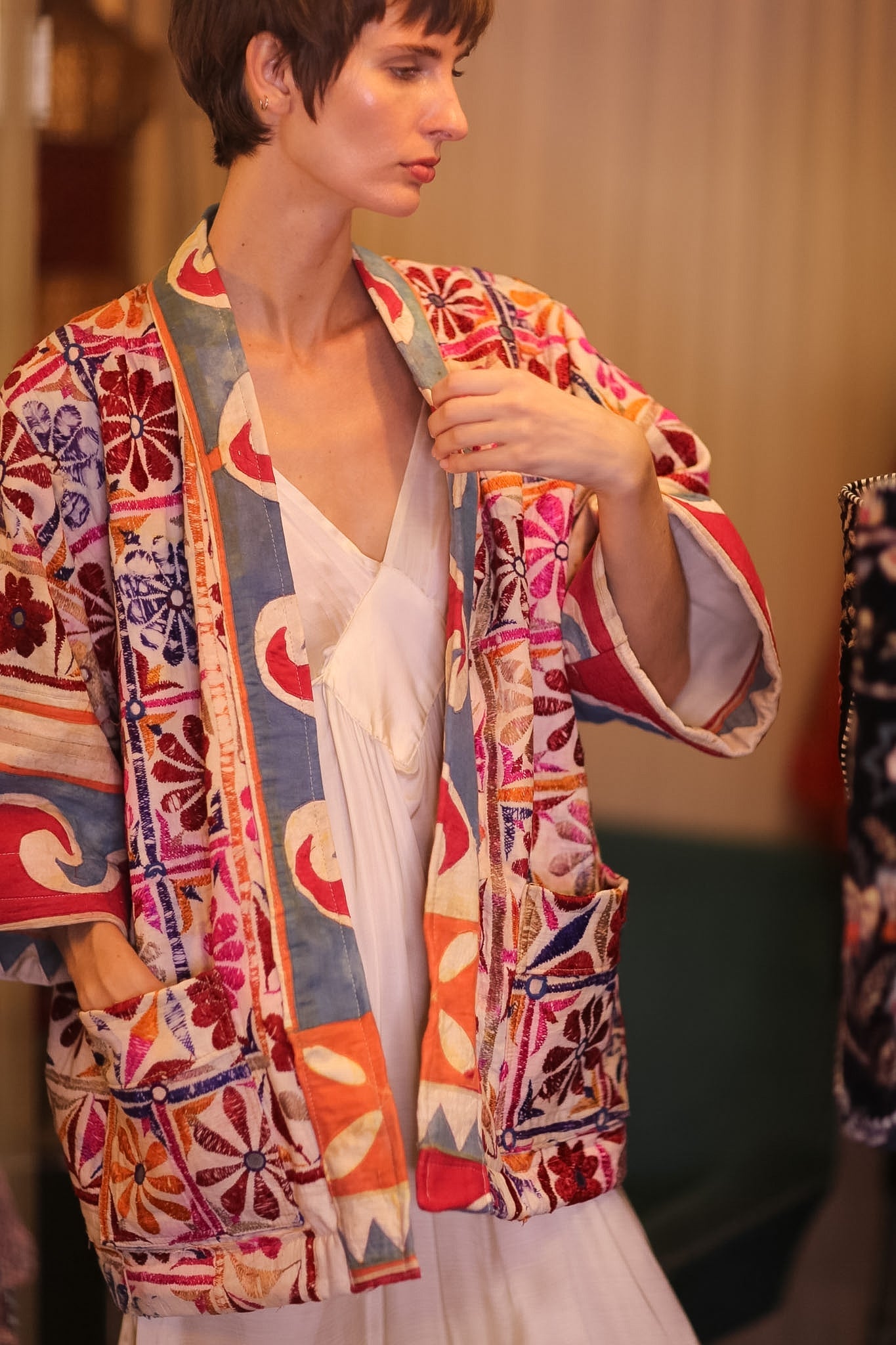 EMBROIDERED SHORT KIMONO NEON - BANGKOK TAILOR CLOTHING STORE - HANDMADE CLOTHING