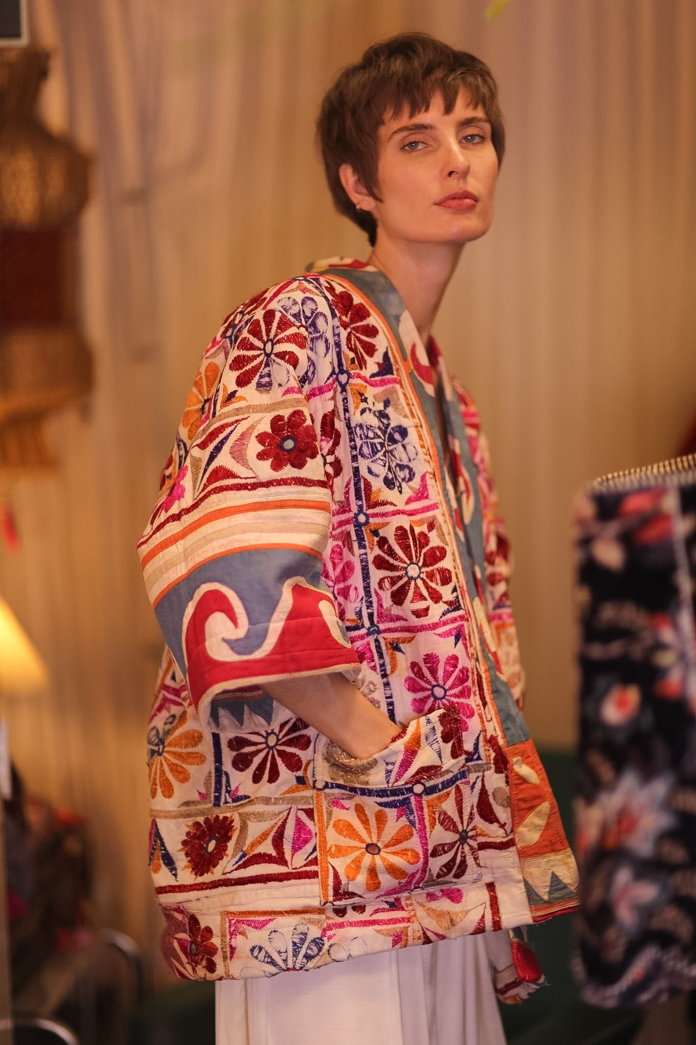 EMBROIDERED SHORT KIMONO NEON - BANGKOK TAILOR CLOTHING STORE - HANDMADE CLOTHING
