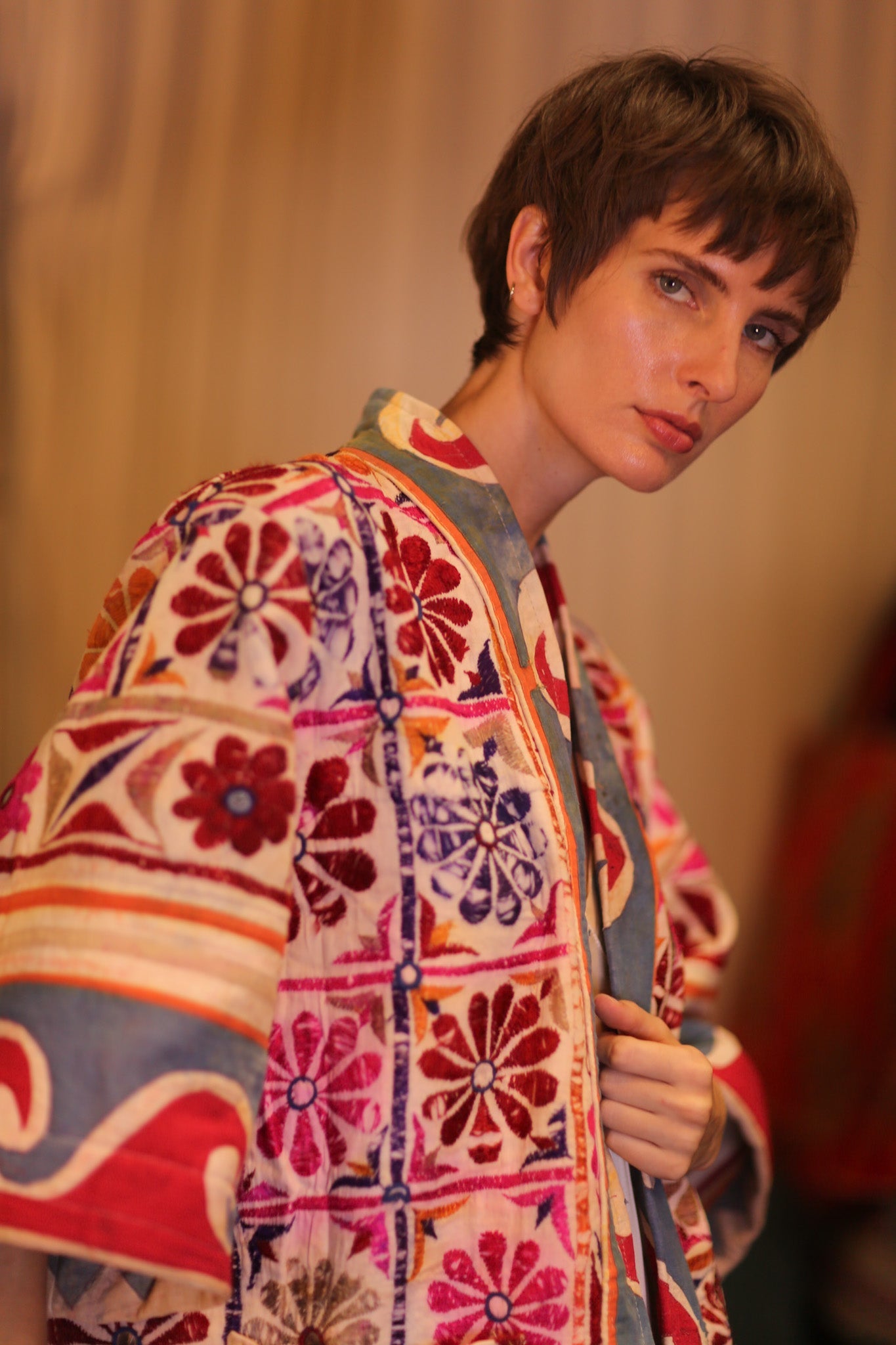EMBROIDERED SHORT KIMONO NEON - BANGKOK TAILOR CLOTHING STORE - HANDMADE CLOTHING