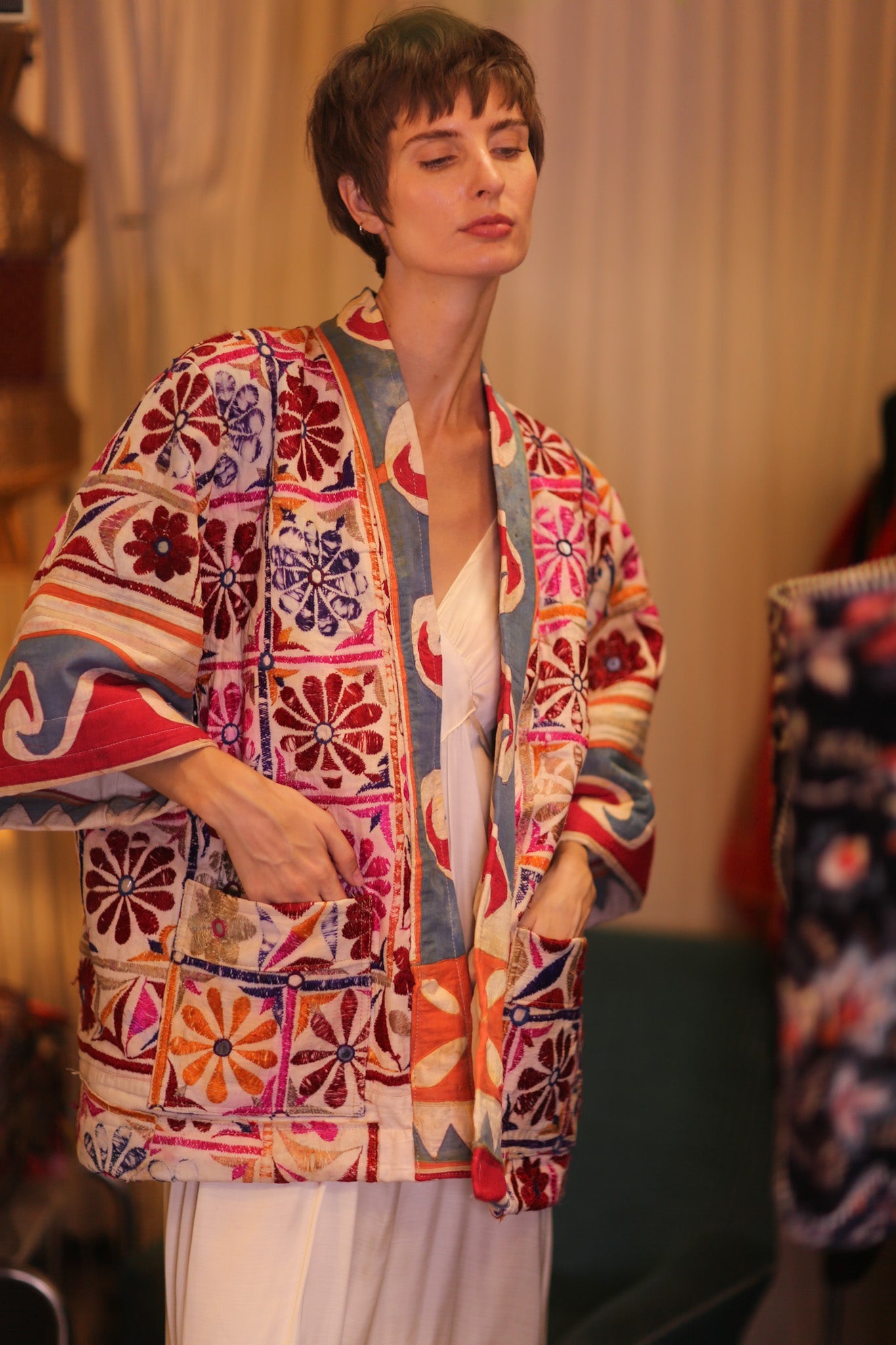 EMBROIDERED SHORT KIMONO NEON - BANGKOK TAILOR CLOTHING STORE - HANDMADE CLOTHING
