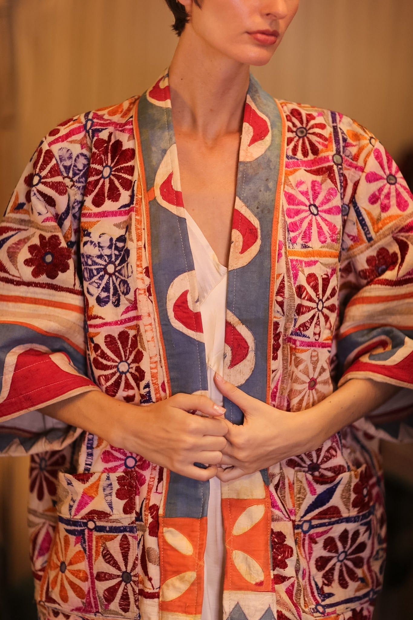 EMBROIDERED SHORT KIMONO NEON - BANGKOK TAILOR CLOTHING STORE - HANDMADE CLOTHING