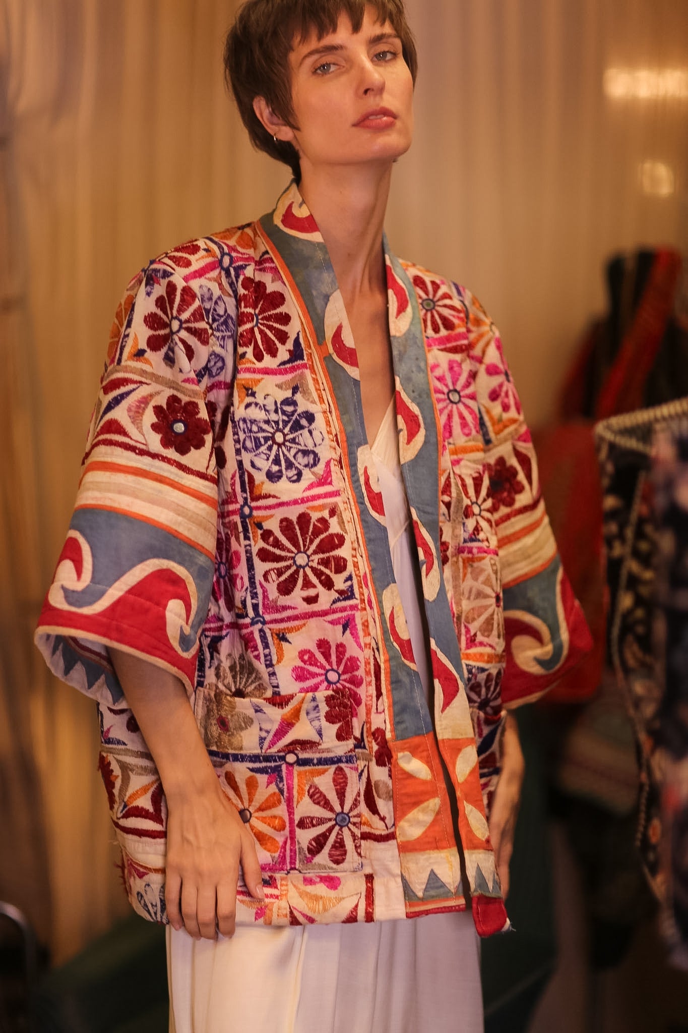 EMBROIDERED SHORT KIMONO NEON - BANGKOK TAILOR CLOTHING STORE - HANDMADE CLOTHING