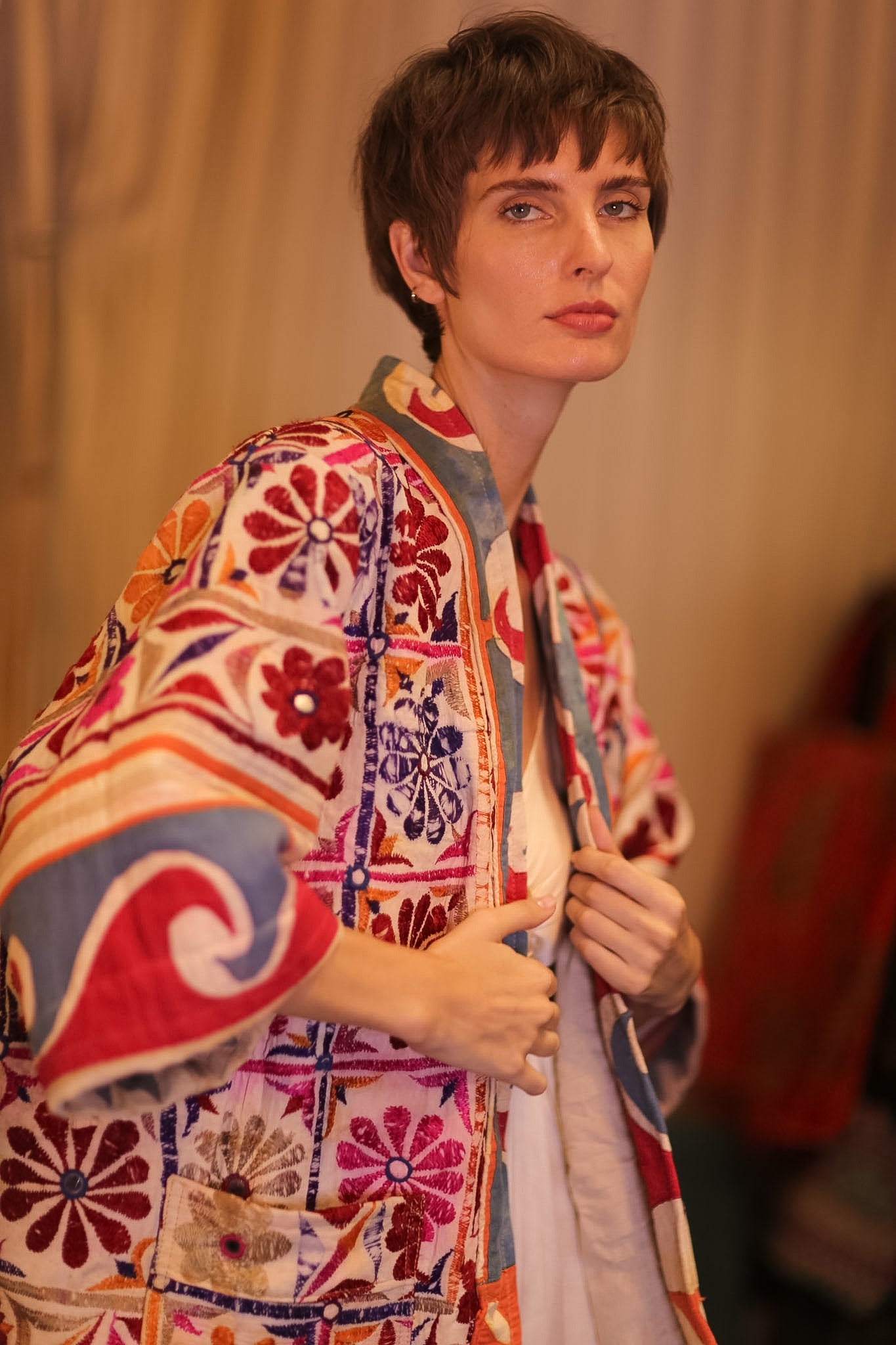 EMBROIDERED SHORT KIMONO NEON - BANGKOK TAILOR CLOTHING STORE - HANDMADE CLOTHING