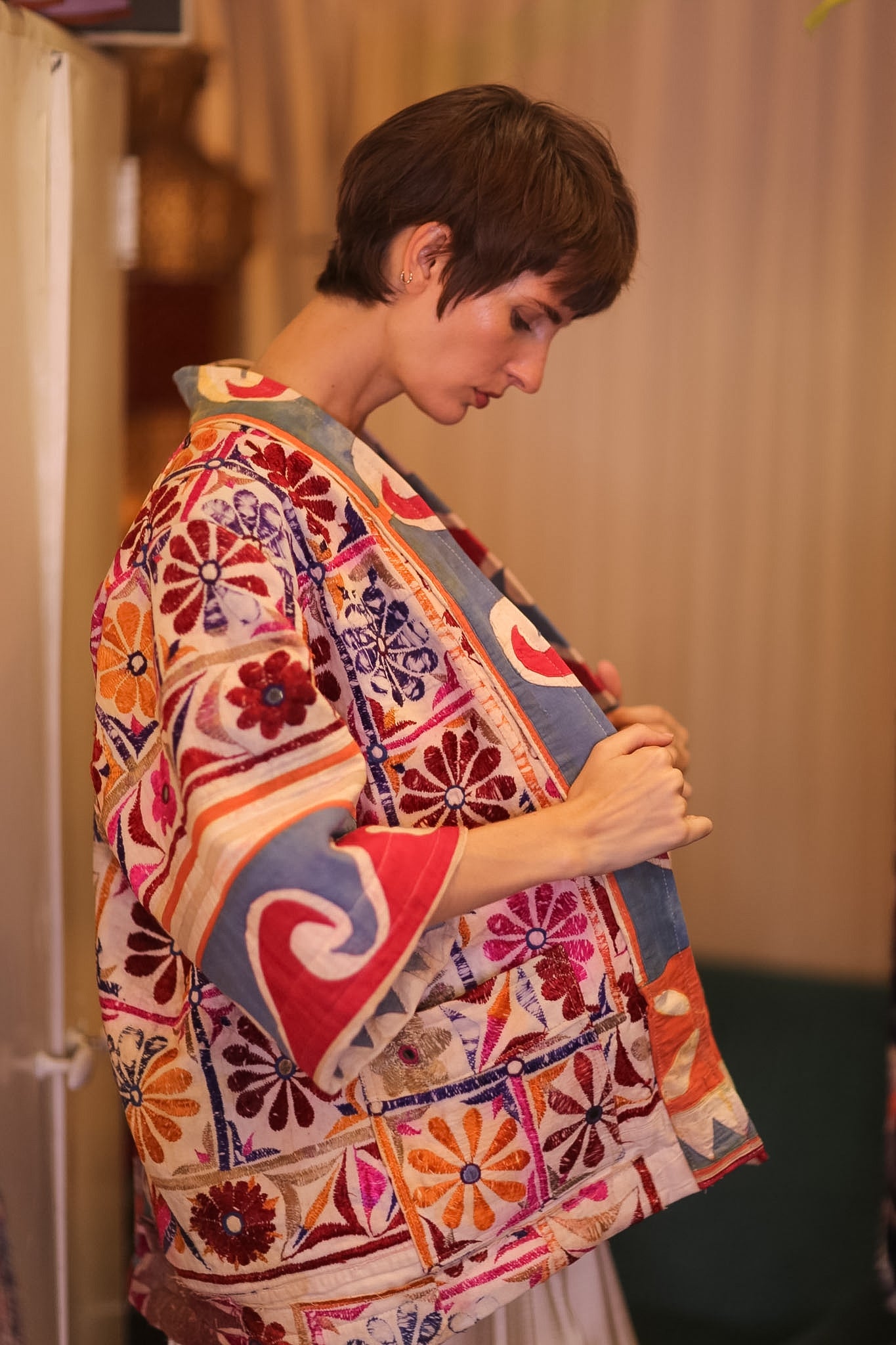 EMBROIDERED SHORT KIMONO NEON - BANGKOK TAILOR CLOTHING STORE - HANDMADE CLOTHING