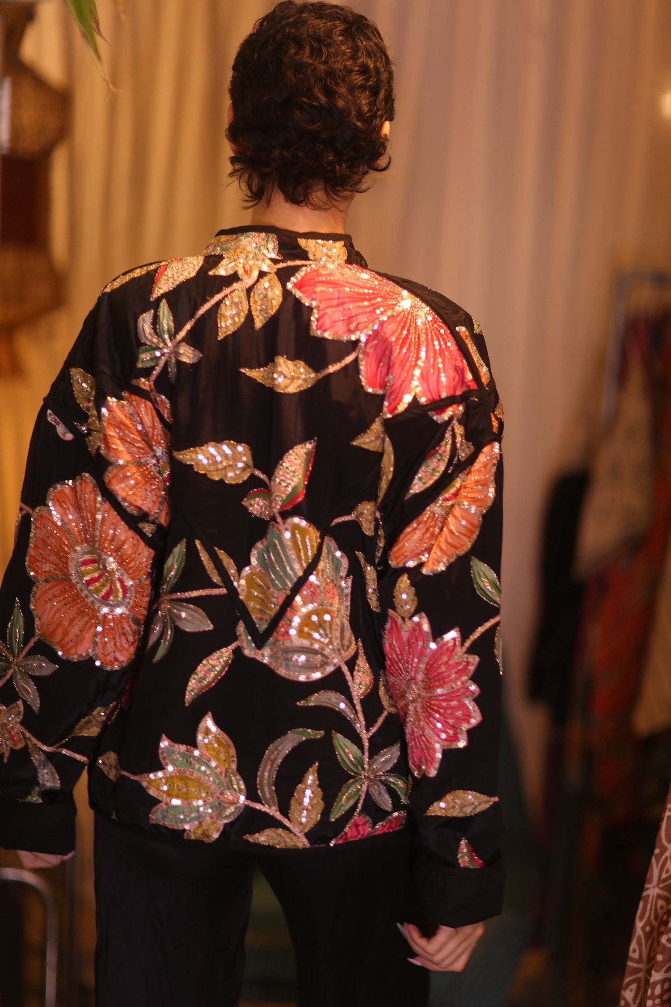 EMBROIDERED SILK JACKET HNINZI - BANGKOK TAILOR CLOTHING STORE - HANDMADE CLOTHING