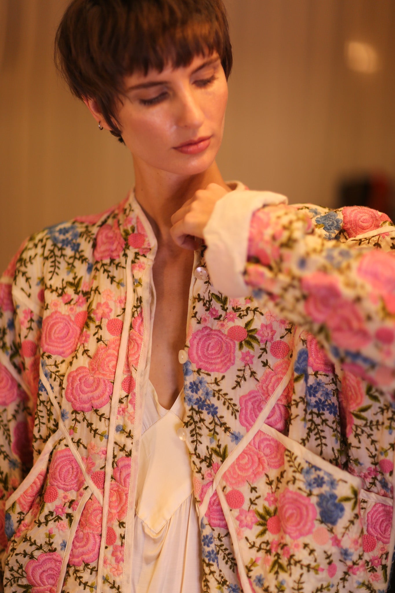 EMBROIDERED SILK JACKET ROSE GARDEN - BANGKOK TAILOR CLOTHING STORE - HANDMADE CLOTHING
