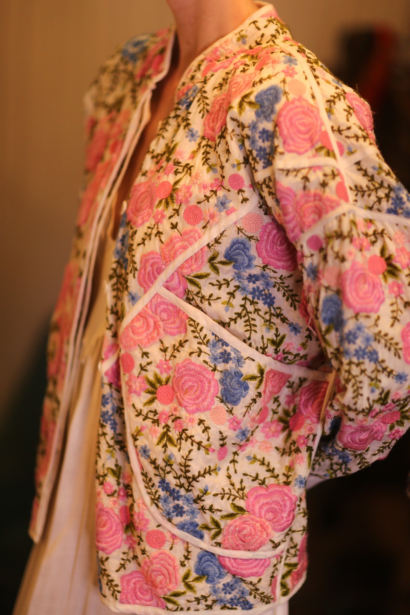 EMBROIDERED SILK JACKET ROSE GARDEN - BANGKOK TAILOR CLOTHING STORE - HANDMADE CLOTHING