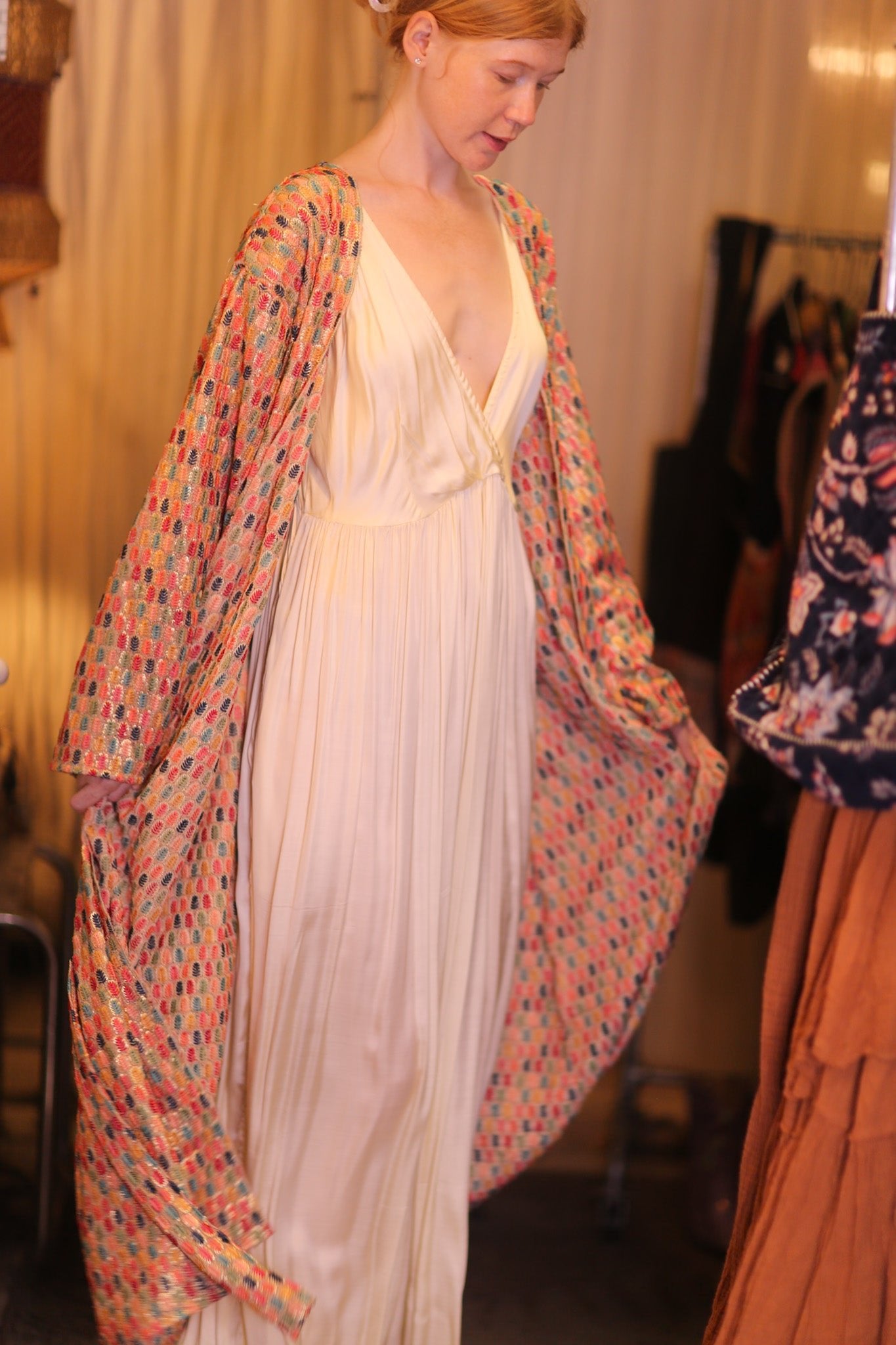 EMBROIDERED SILK KIMONO CONSTANCA BOREA - BANGKOK TAILOR CLOTHING STORE - HANDMADE CLOTHING