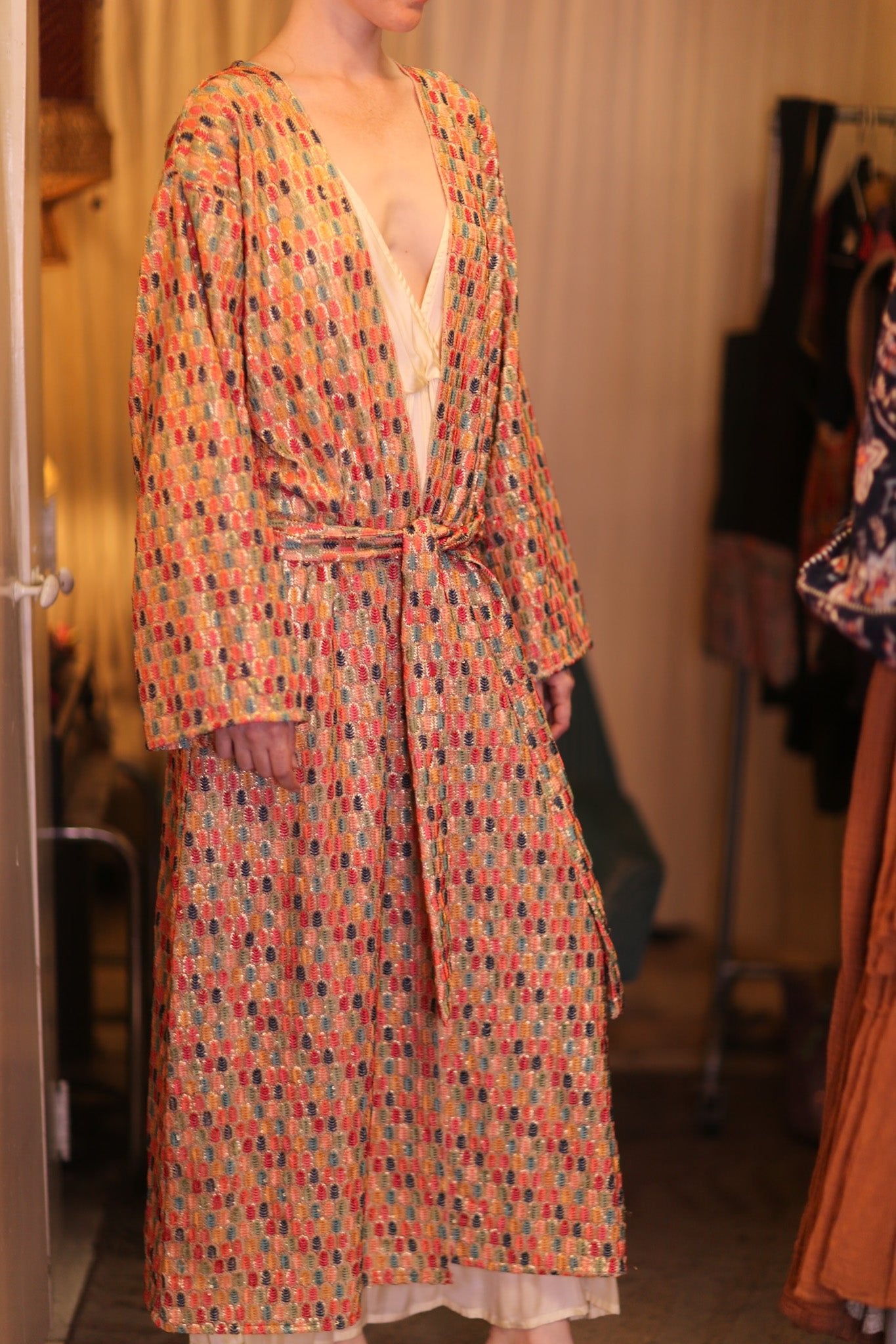 EMBROIDERED SILK KIMONO CONSTANCA BOREA - BANGKOK TAILOR CLOTHING STORE - HANDMADE CLOTHING