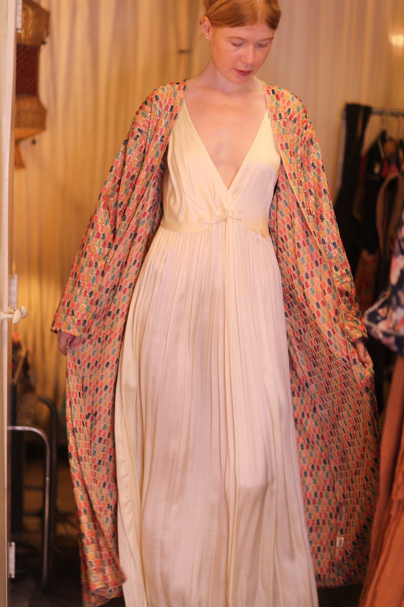 EMBROIDERED SILK KIMONO CONSTANCA BOREA - BANGKOK TAILOR CLOTHING STORE - HANDMADE CLOTHING
