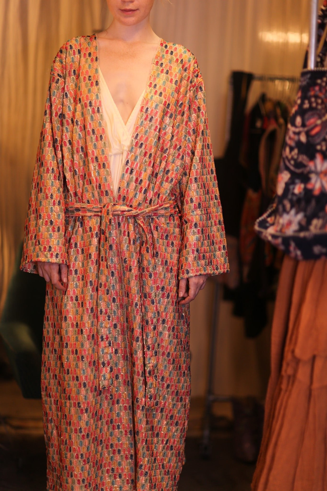 EMBROIDERED SILK KIMONO CONSTANCA BOREA - BANGKOK TAILOR CLOTHING STORE - HANDMADE CLOTHING