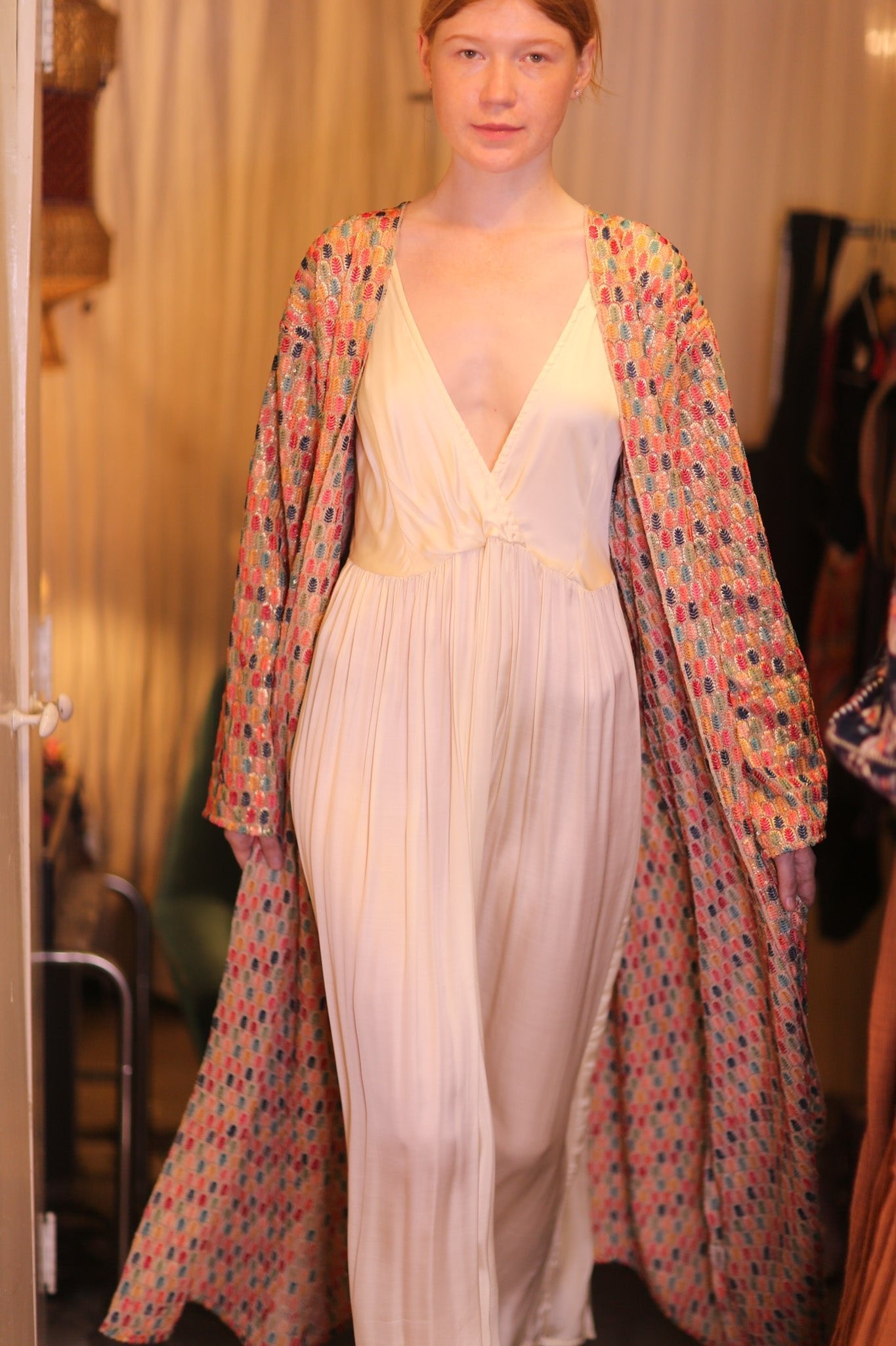 EMBROIDERED SILK KIMONO CONSTANCA BOREA - BANGKOK TAILOR CLOTHING STORE - HANDMADE CLOTHING