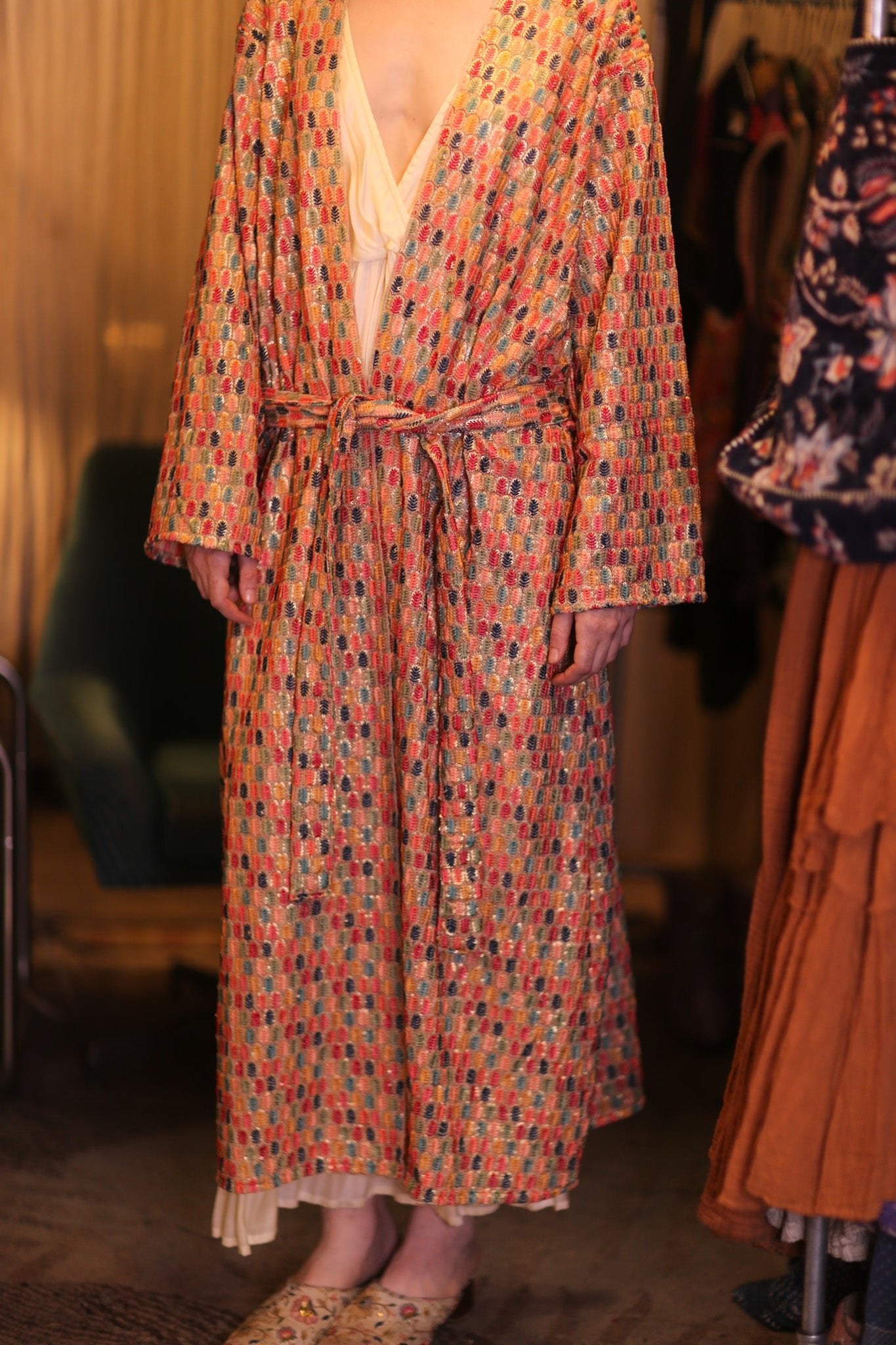 EMBROIDERED SILK KIMONO CONSTANCA BOREA - BANGKOK TAILOR CLOTHING STORE - HANDMADE CLOTHING