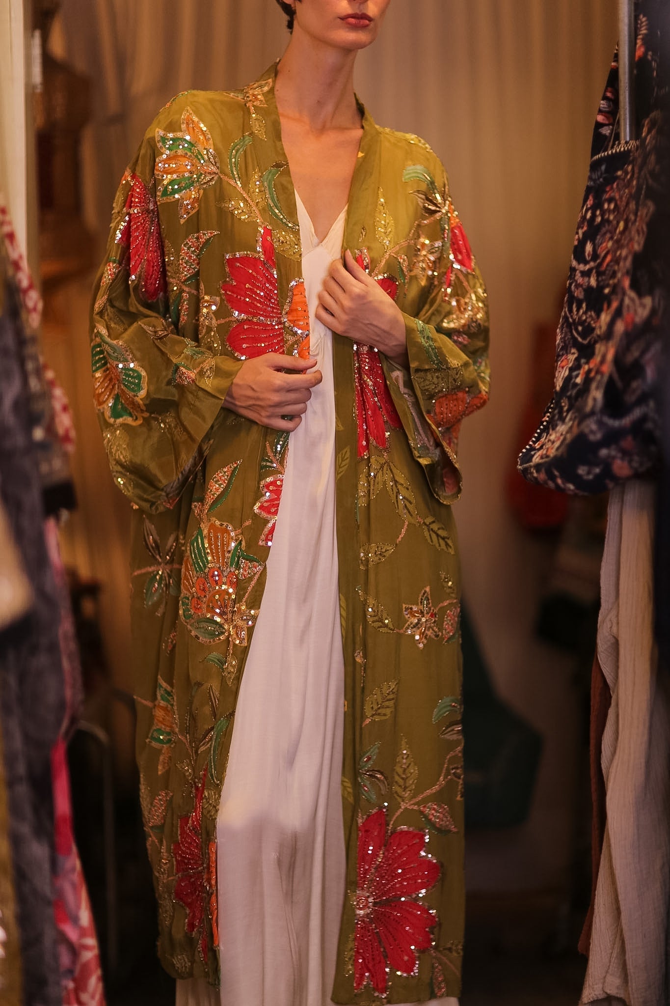 EMBROIDERED SILK KIMONO ROSE GABRIEL - BANGKOK TAILOR CLOTHING STORE - HANDMADE CLOTHING