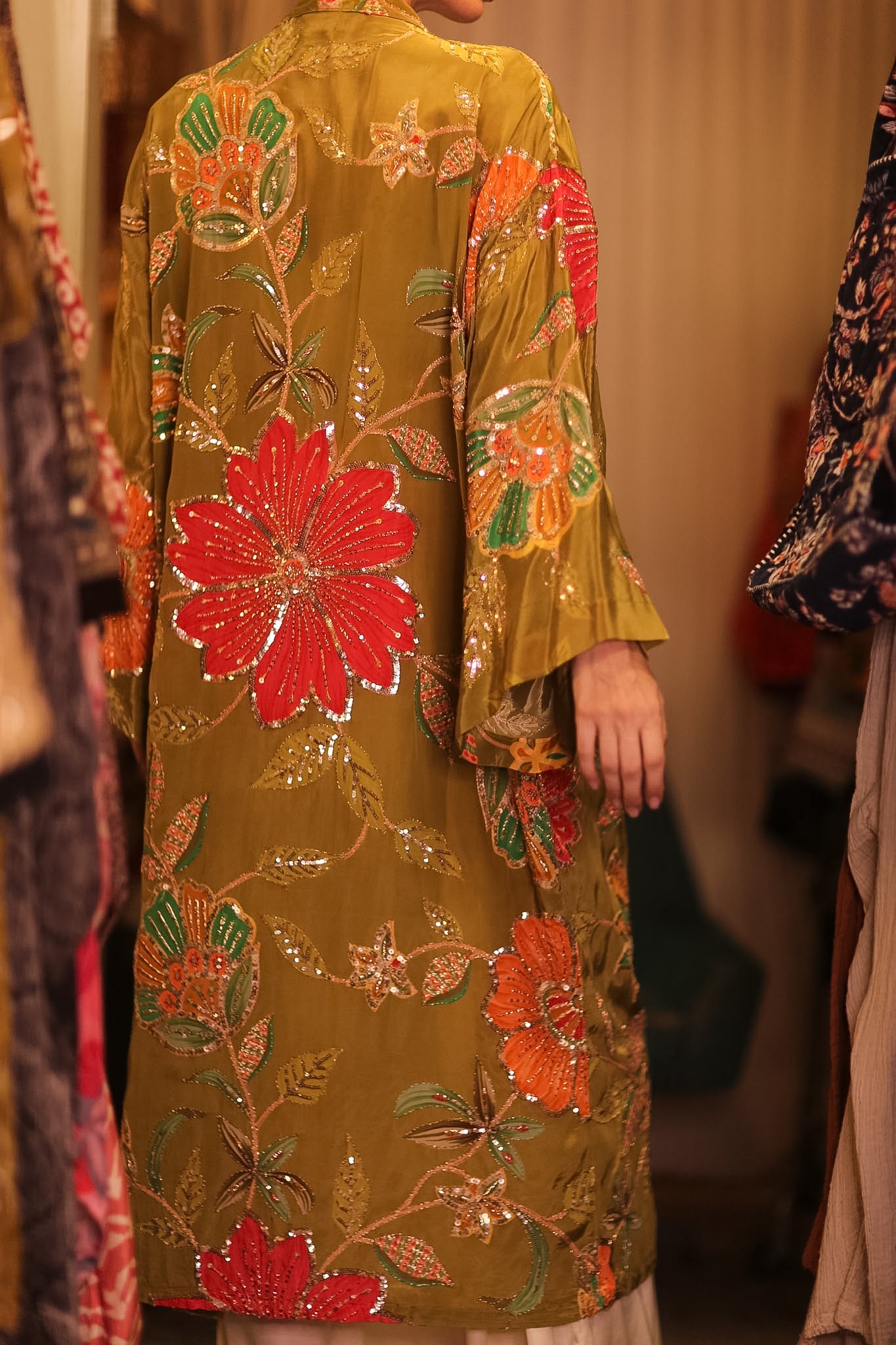 EMBROIDERED SILK KIMONO ROSE GABRIEL - BANGKOK TAILOR CLOTHING STORE - HANDMADE CLOTHING