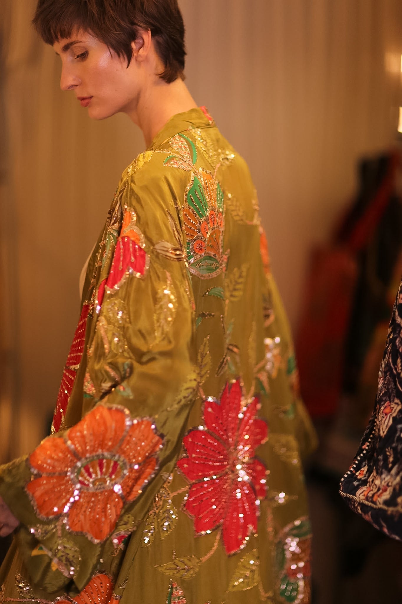 EMBROIDERED SILK KIMONO ROSE GABRIEL - BANGKOK TAILOR CLOTHING STORE - HANDMADE CLOTHING